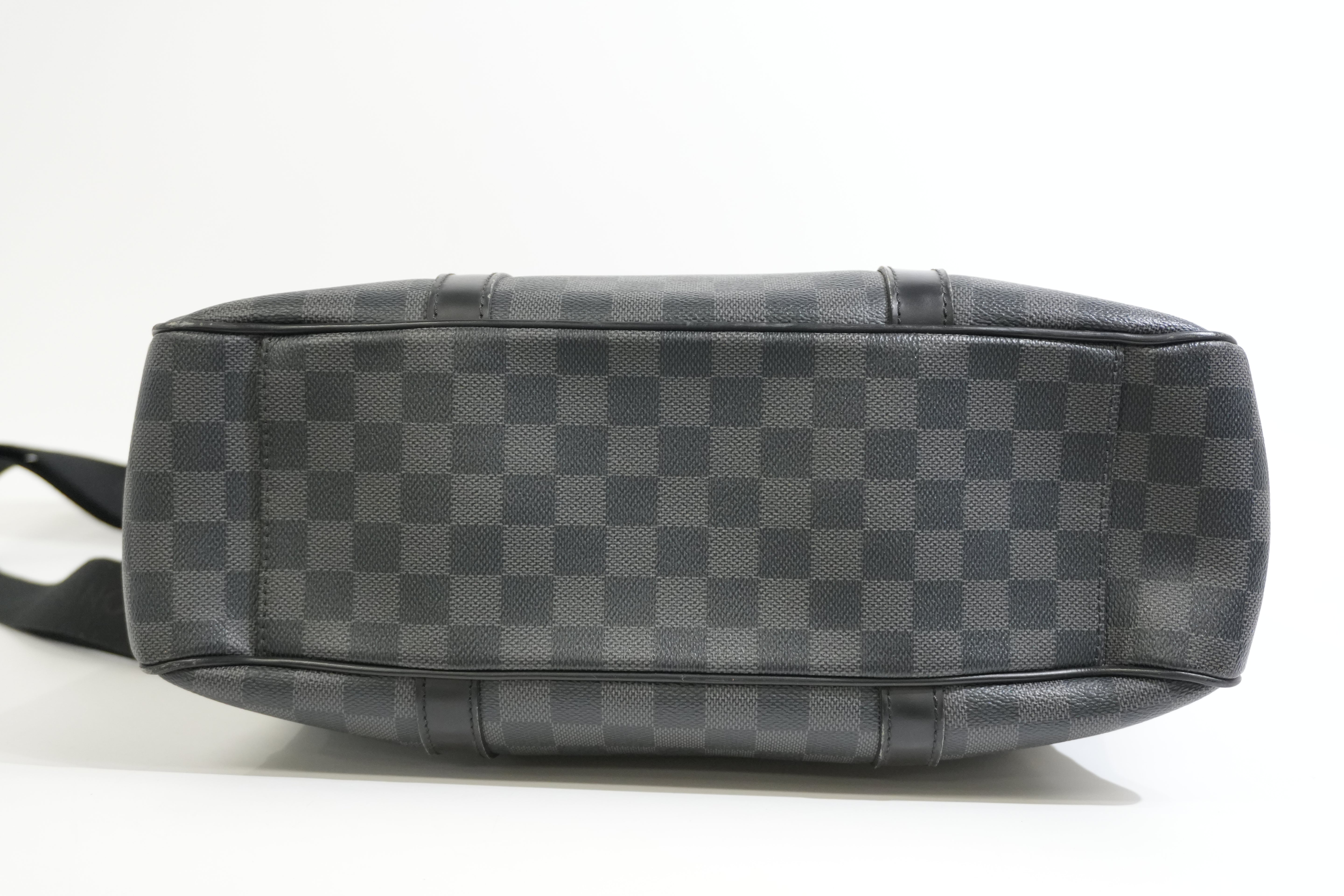 Pre-owned Louis Vuitton Damier Graphite Tadao Shoulder Tote Bag