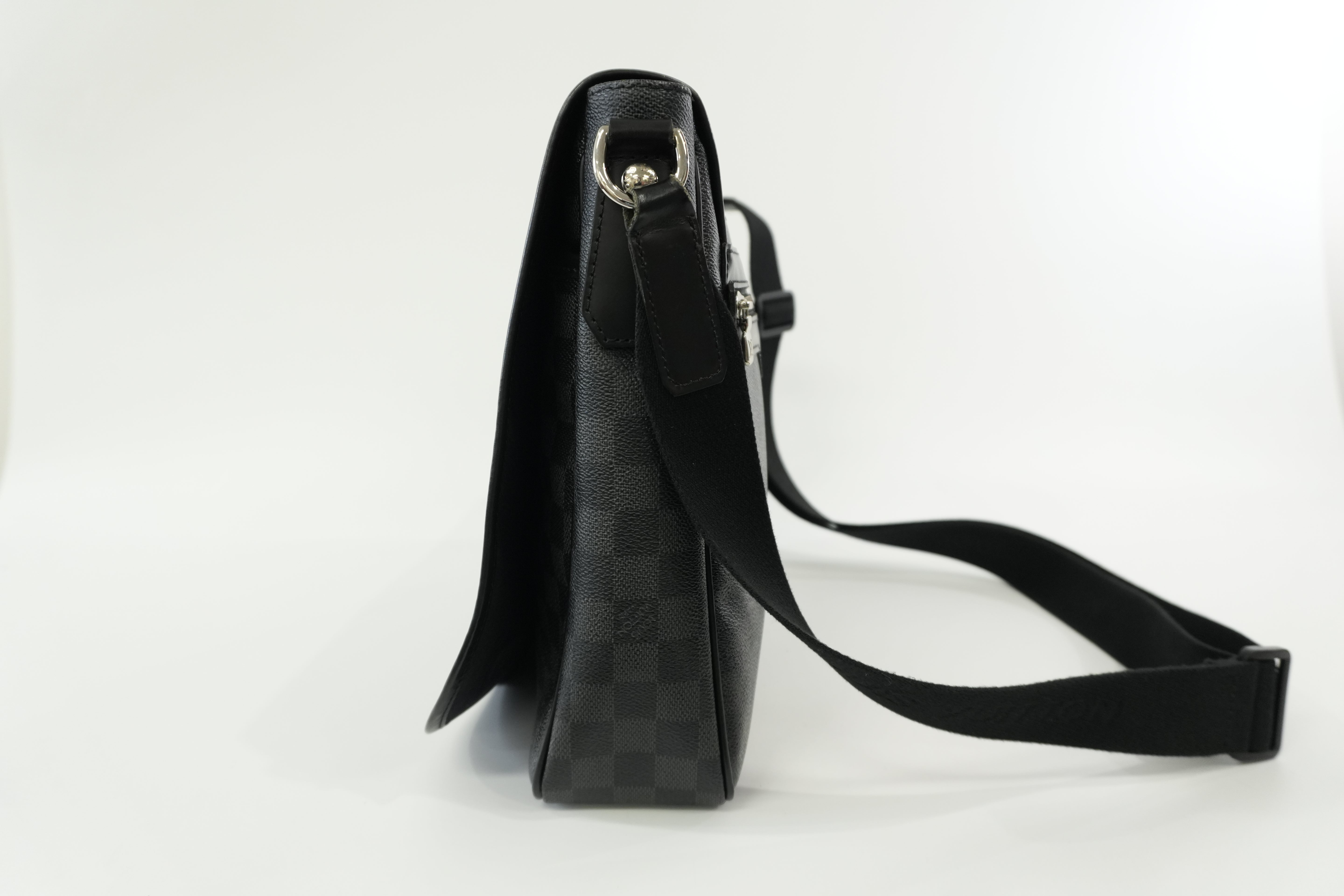 Pre-owned Louis Vuitton Damier Graphite Daniel MM Messenger Bag