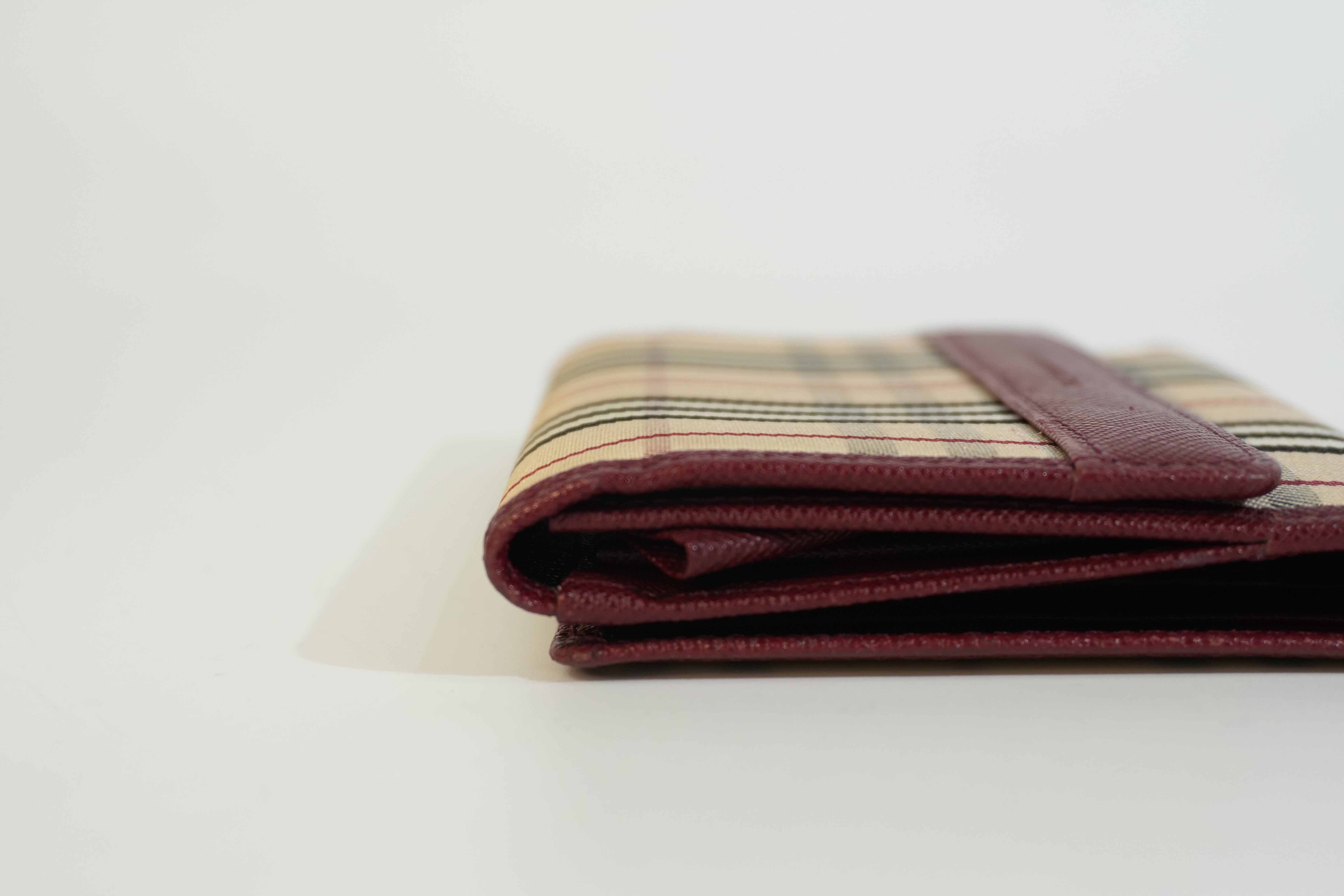 Pre-owned Burberry Nova Check Compact Wallet Beige and Red