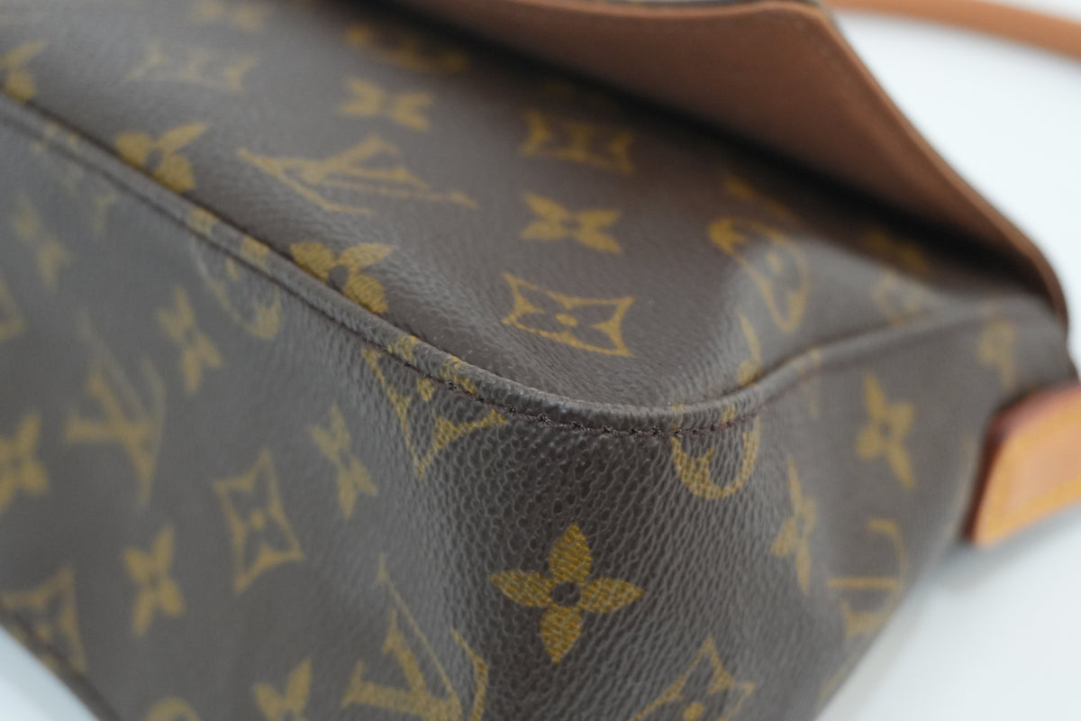 Pre-Owned Louis Vuitton Mini Looping Shoulder Bag