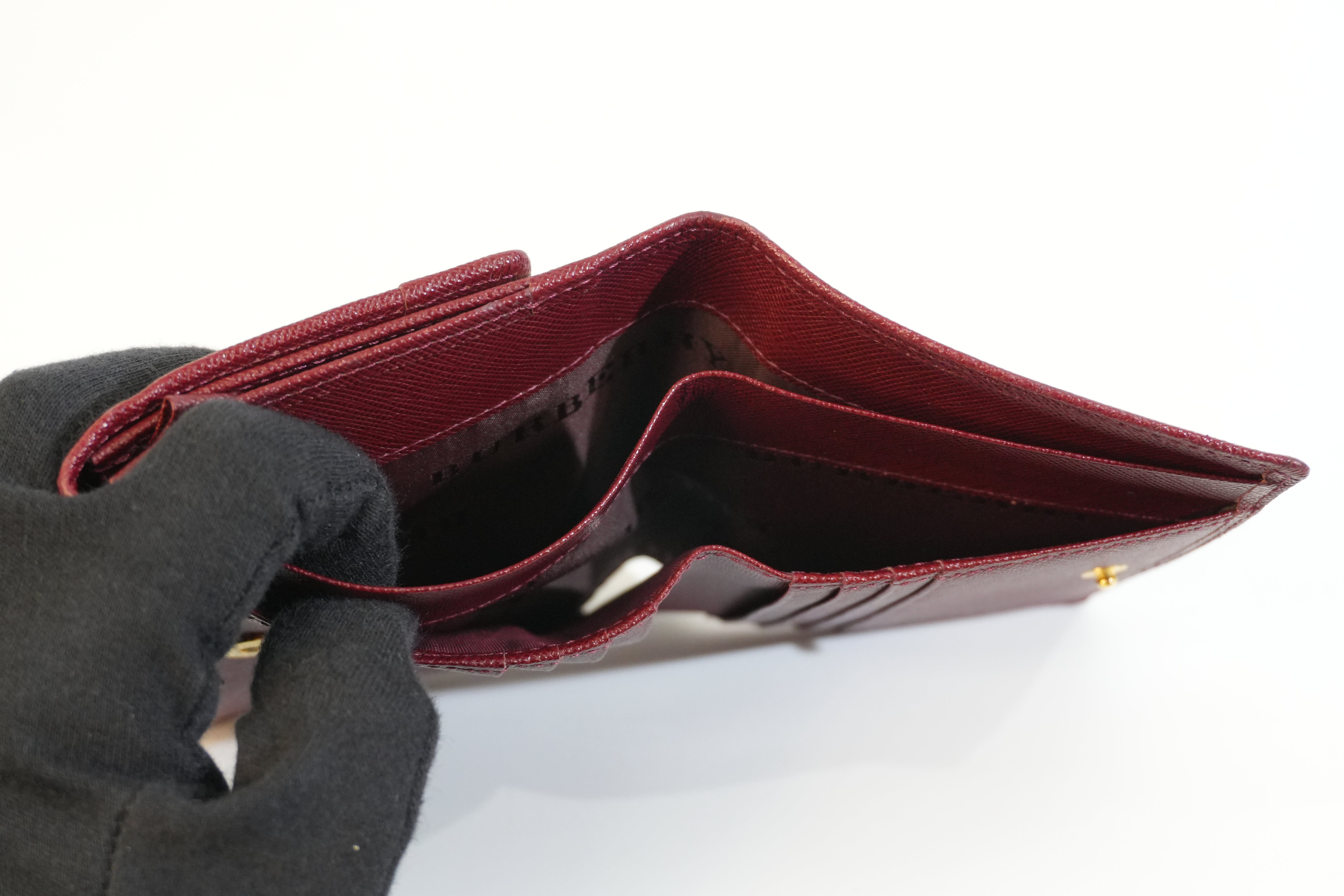 Pre-owned Burberry Nova Check Compact Wallet Beige and Red