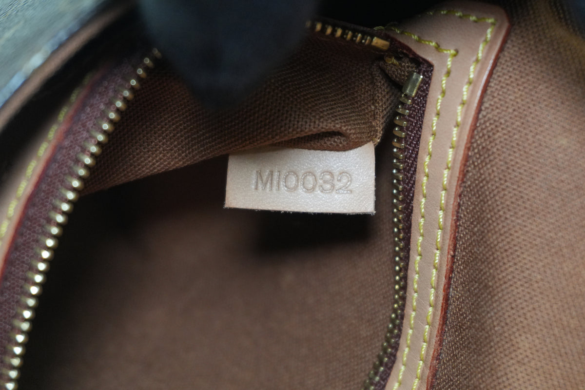 Pre-Owned Louis Vuitton Mini Looping Shoulder Bag