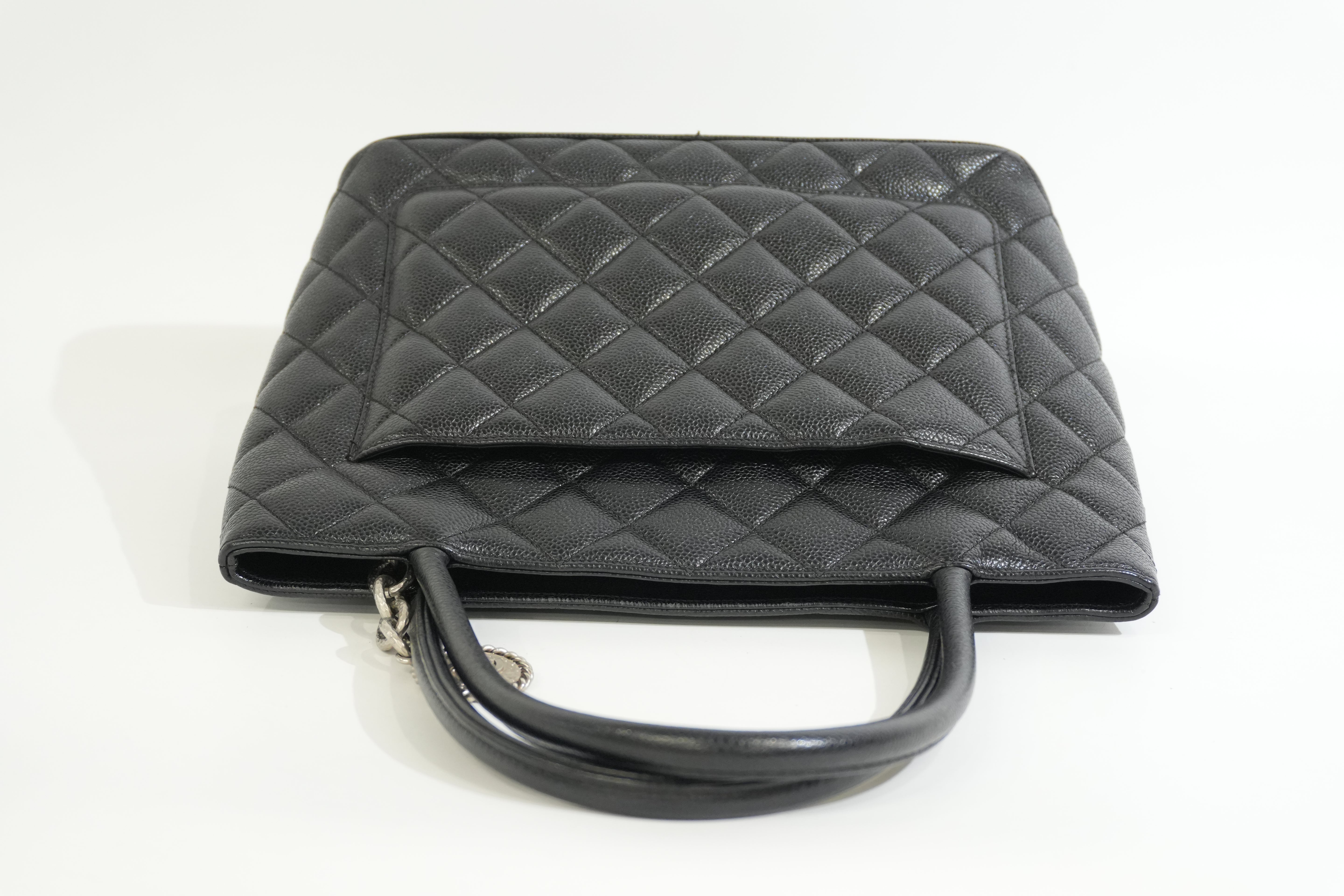 Pre-owned Chanel Caviar Skin Chanel Medallion Handbag Black