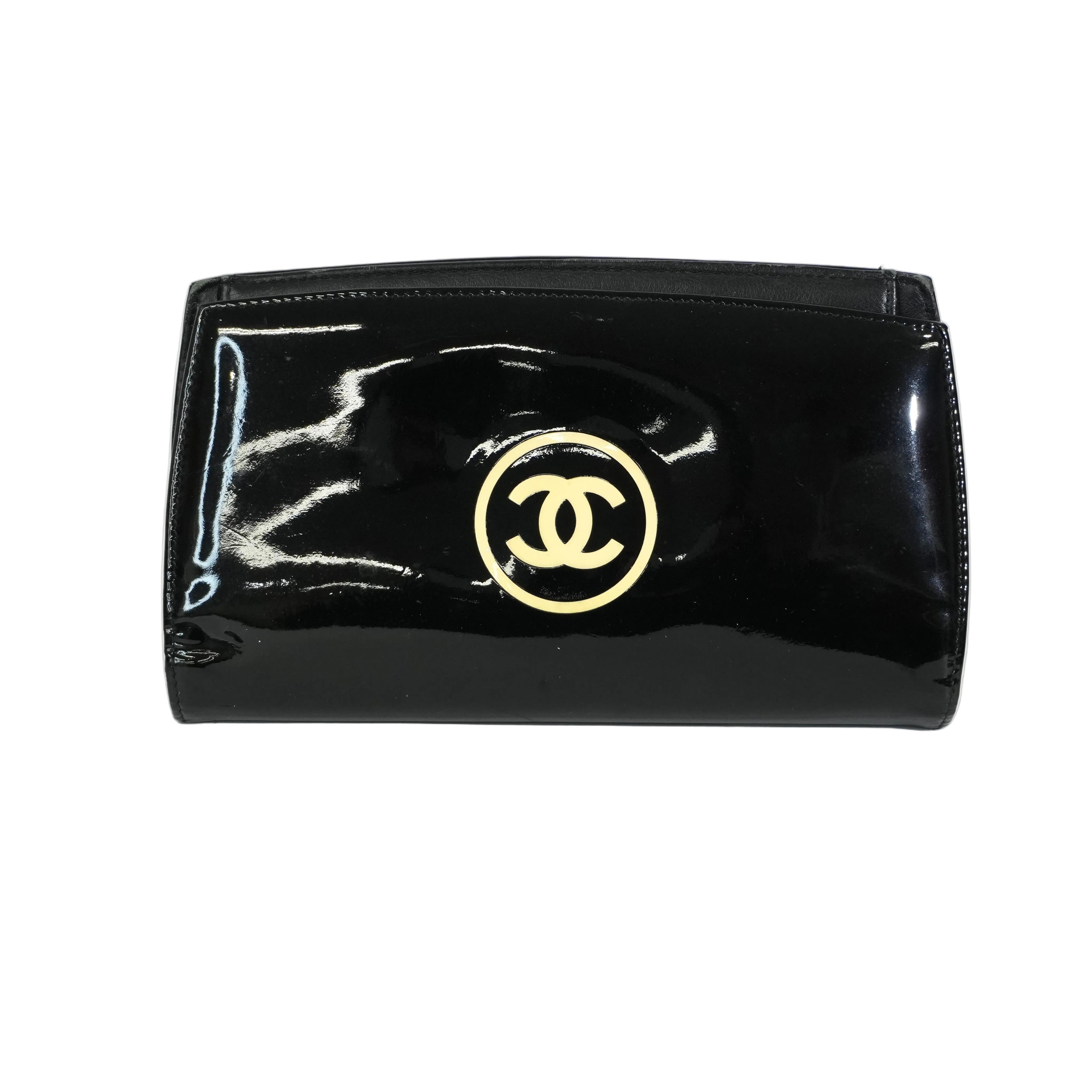 Pre-owned Chanel Patent Long Wallet Black