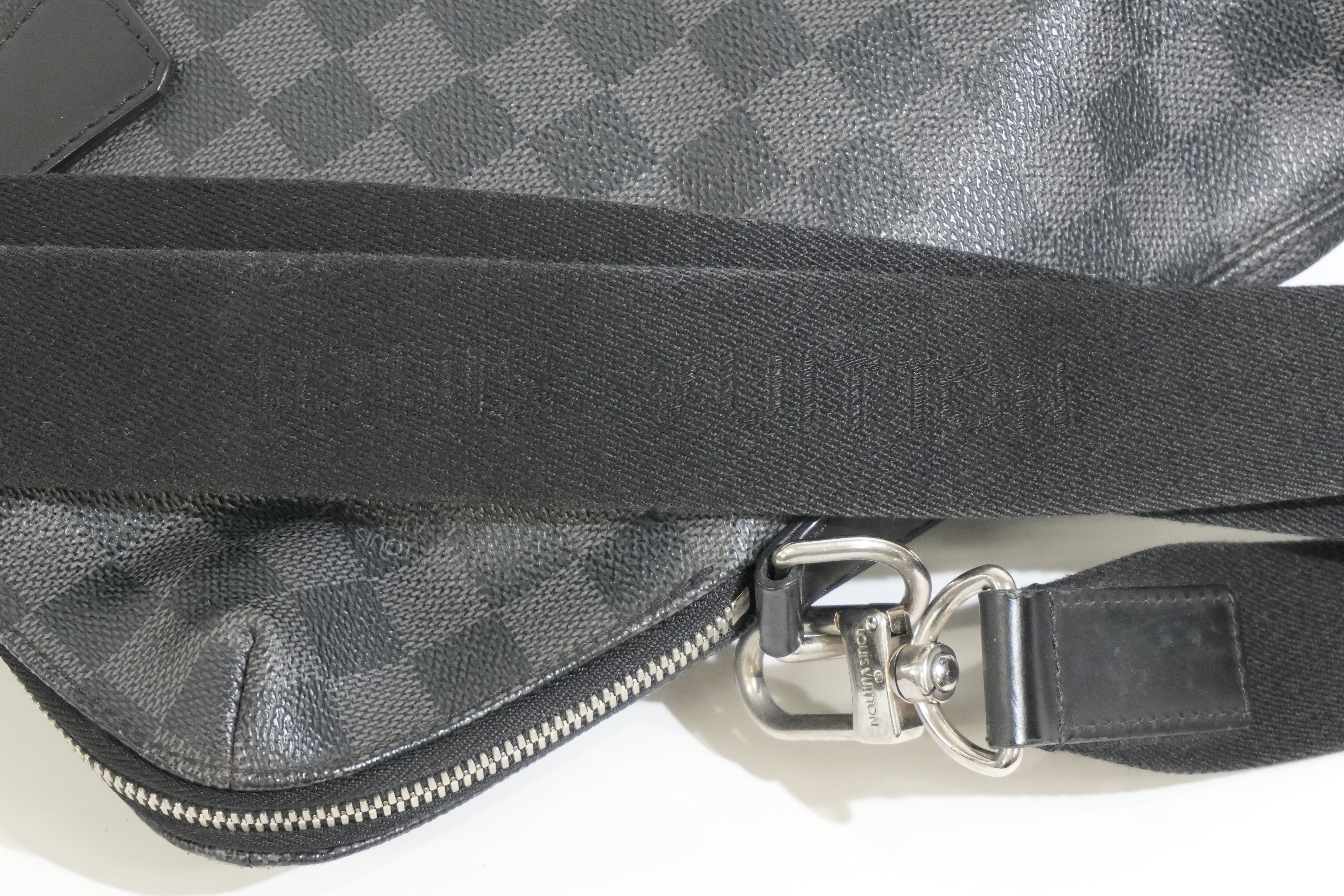 Pre-owned Louis Vuitton Damier Graphite Porte Documents Jour Messenger Bag