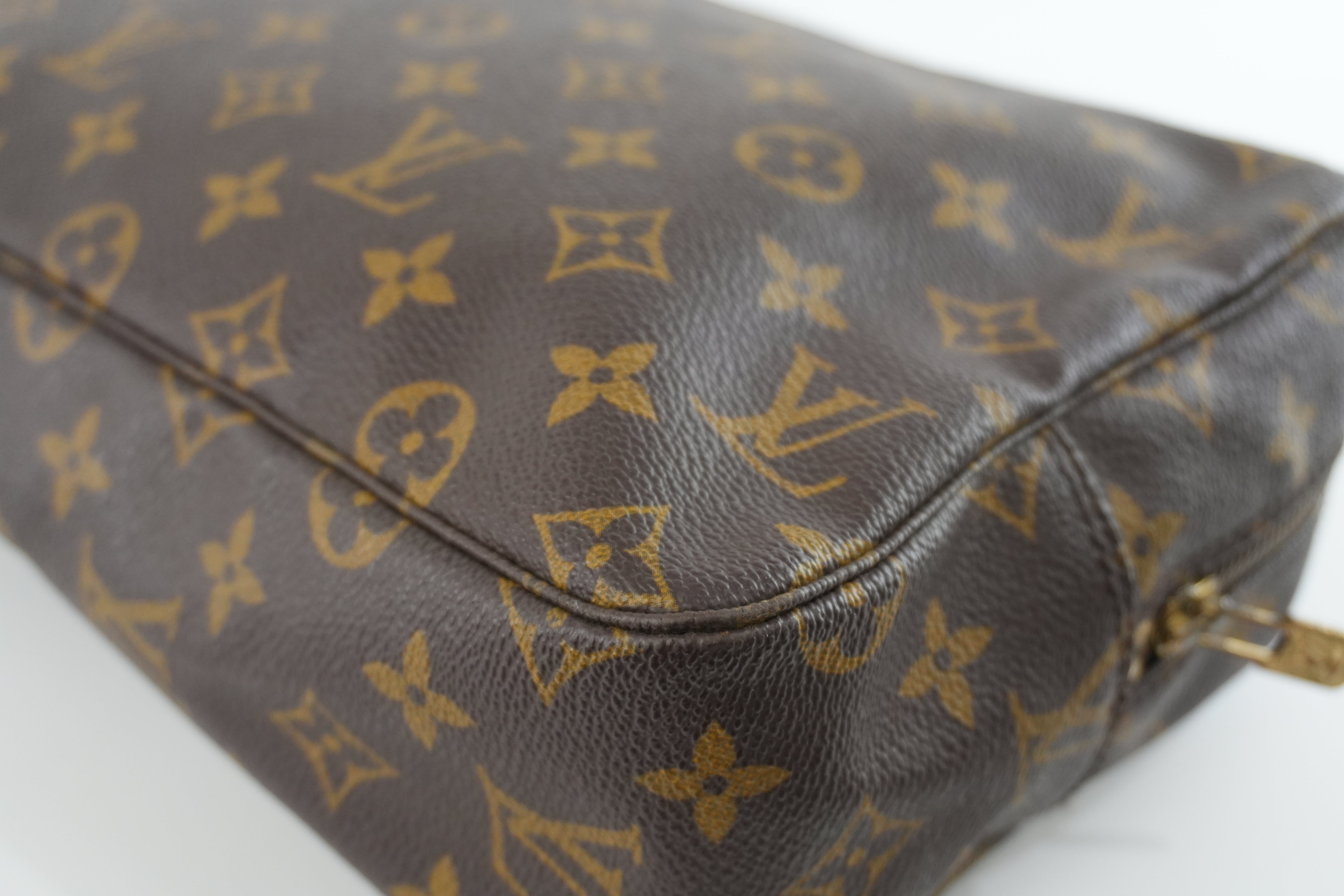 Louis Vuitton Monogram Trousse 28 Used