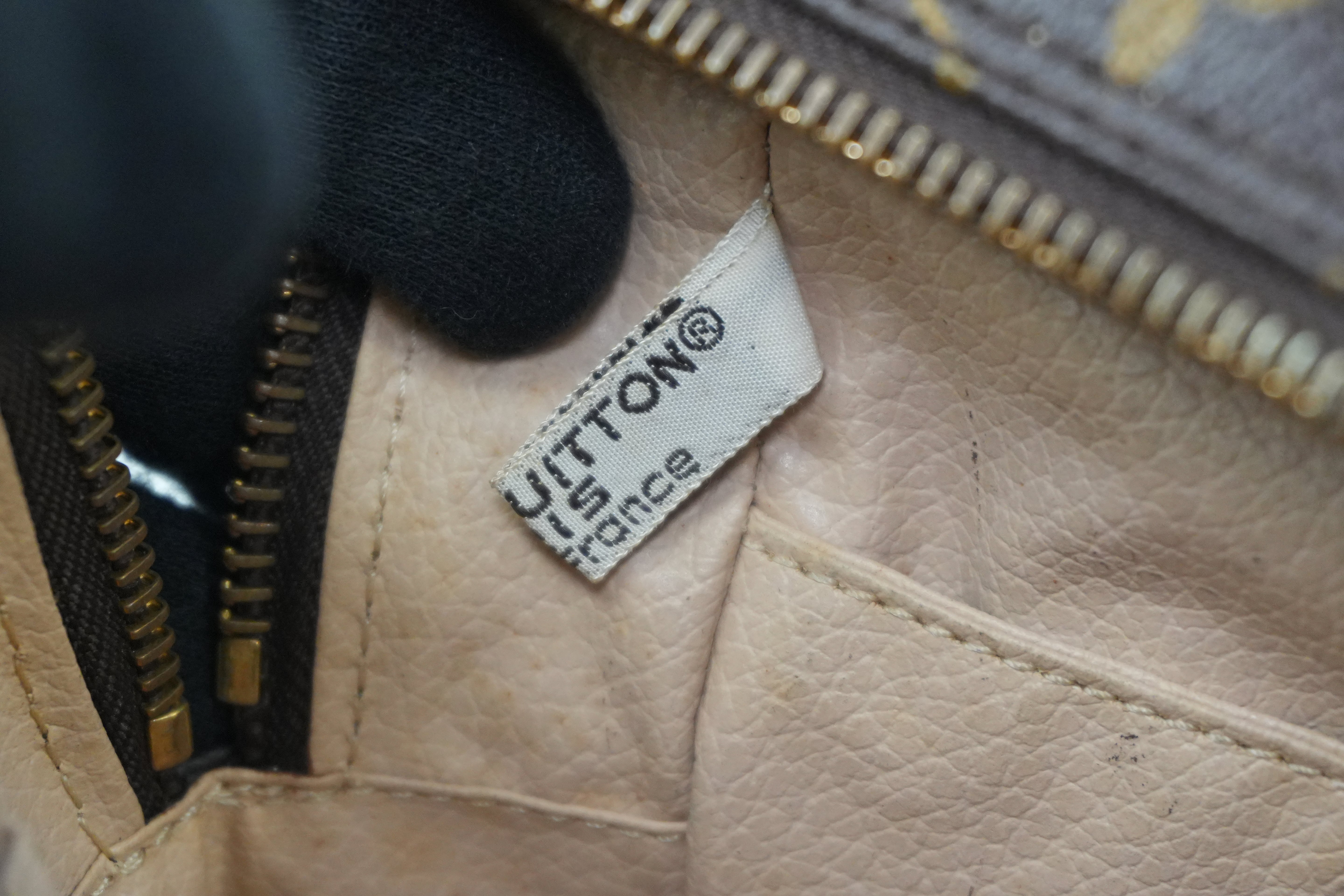 Louis Vuitton Monogram Trousse 28 Used