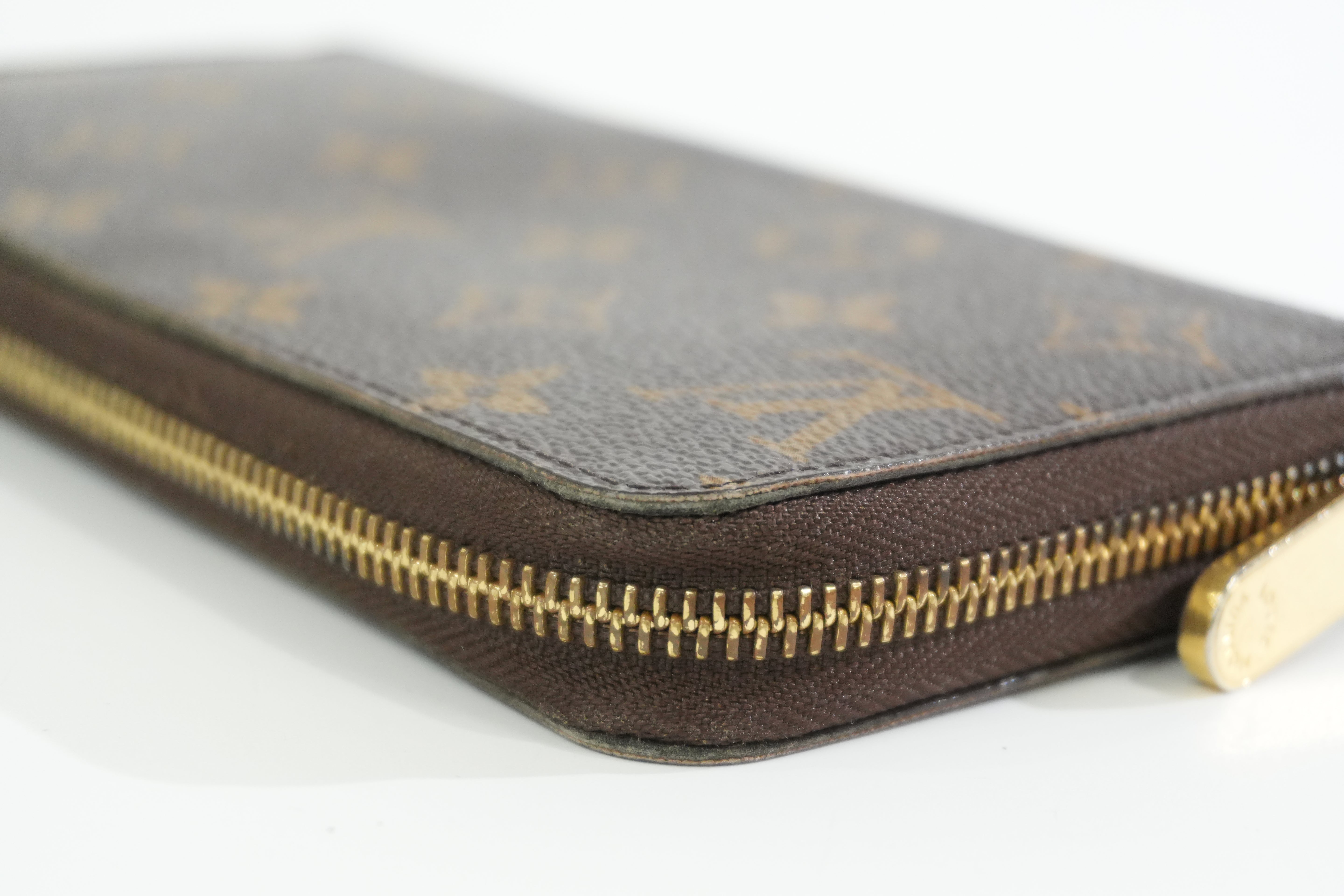 Pre-owned Louis Vuitton Monogram Zippy Wallet