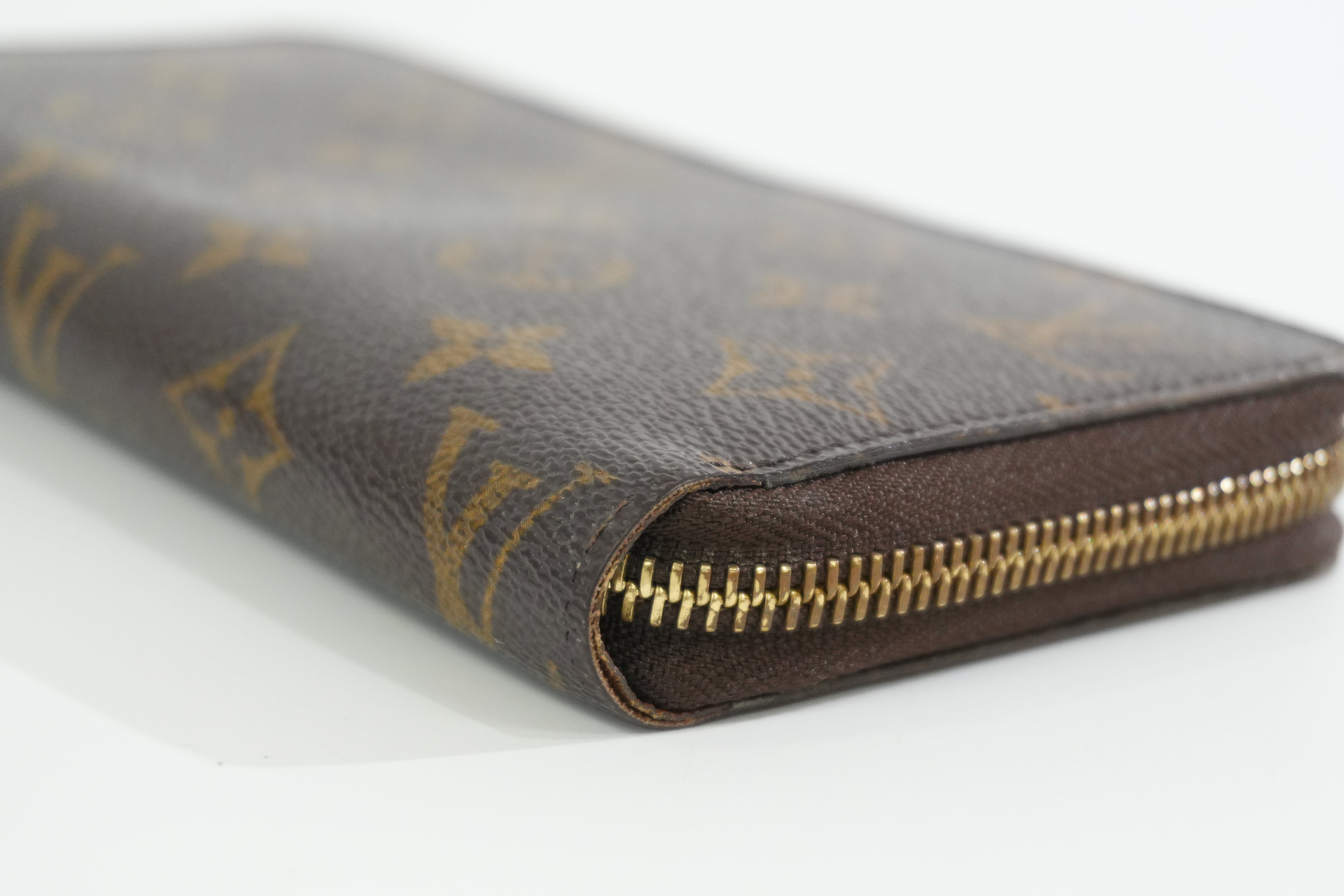 Pre-owned Louis Vuitton Monogram Zippy Wallet