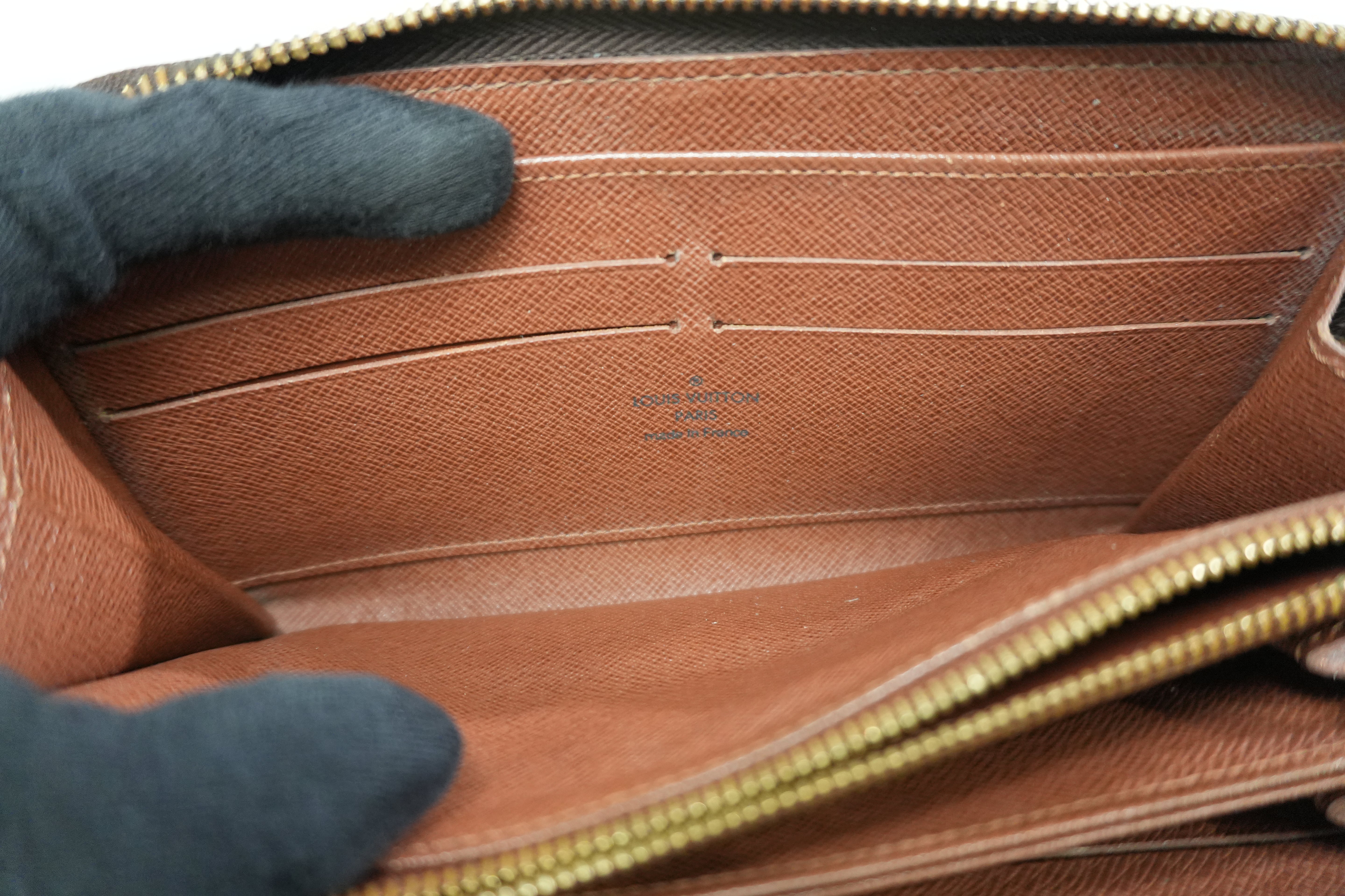 Pre-owned Louis Vuitton Monogram Zippy Wallet