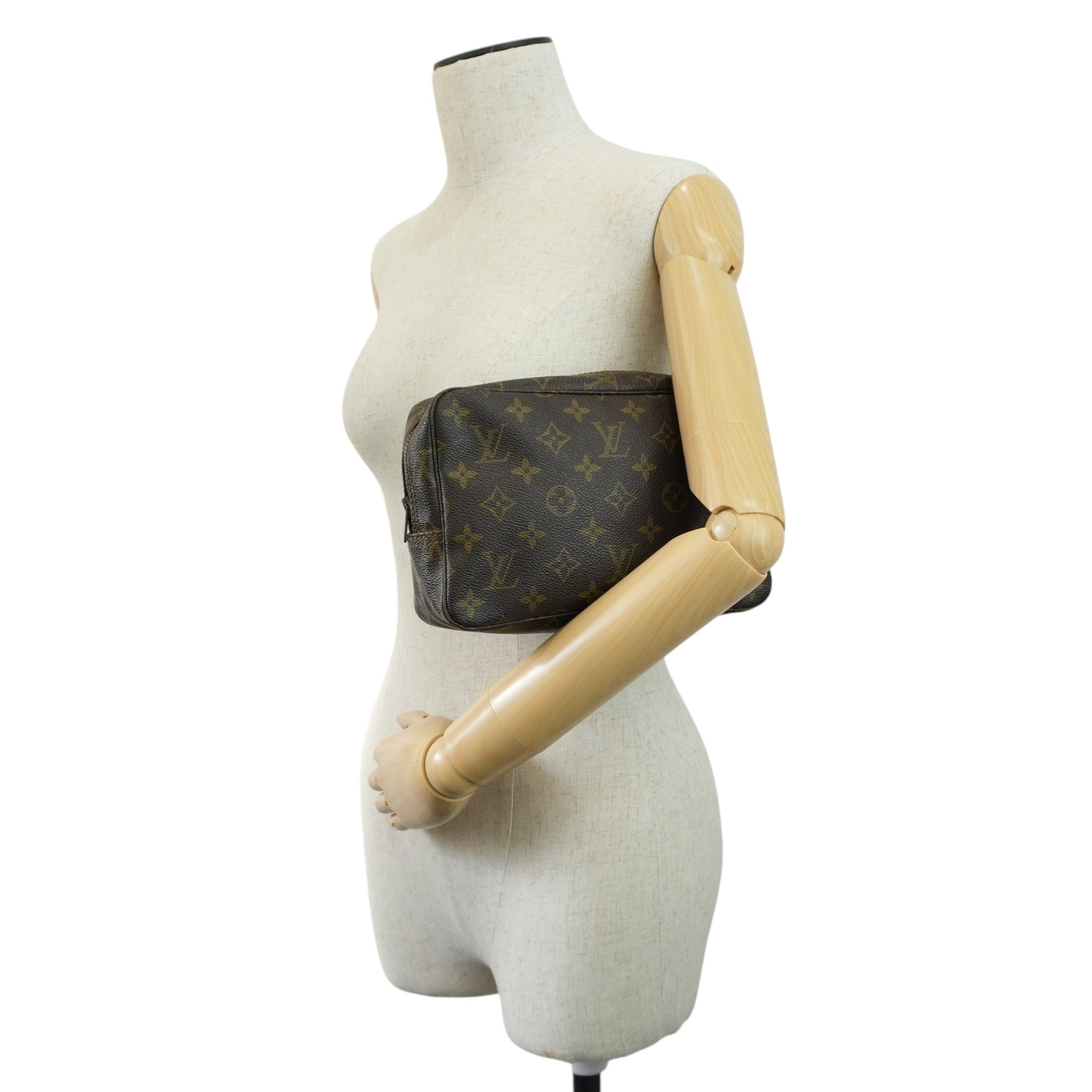 Pre-owned Louis Vuitton Monogram Trousse 23