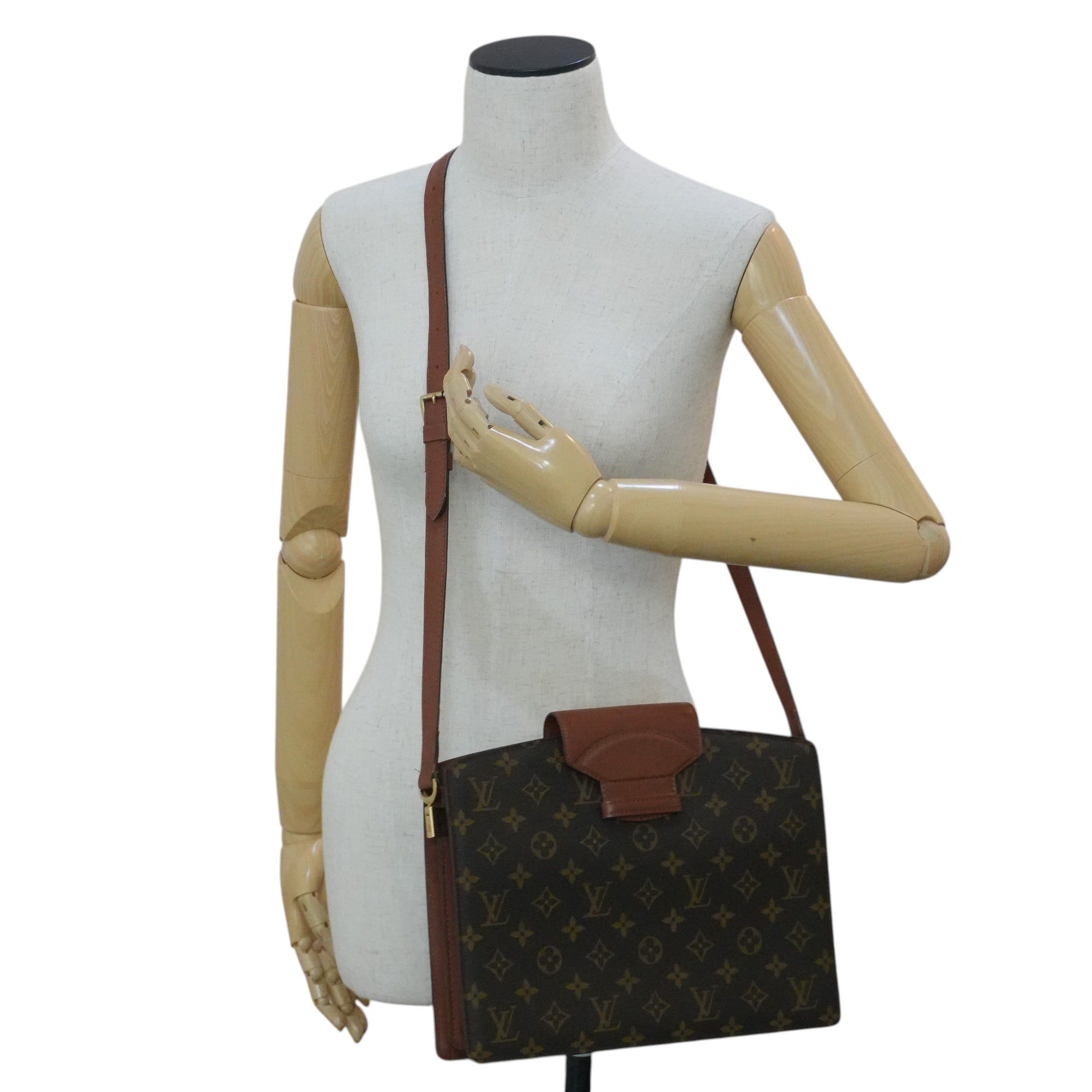 Pre-owned Louis Vuitton Monogram Courcelles Crossbody Bag