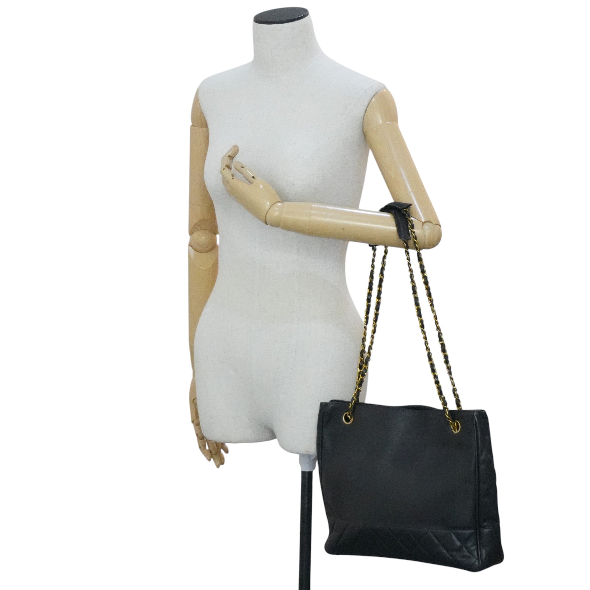 Pre-owned Chanel Chain Tote Bag Black