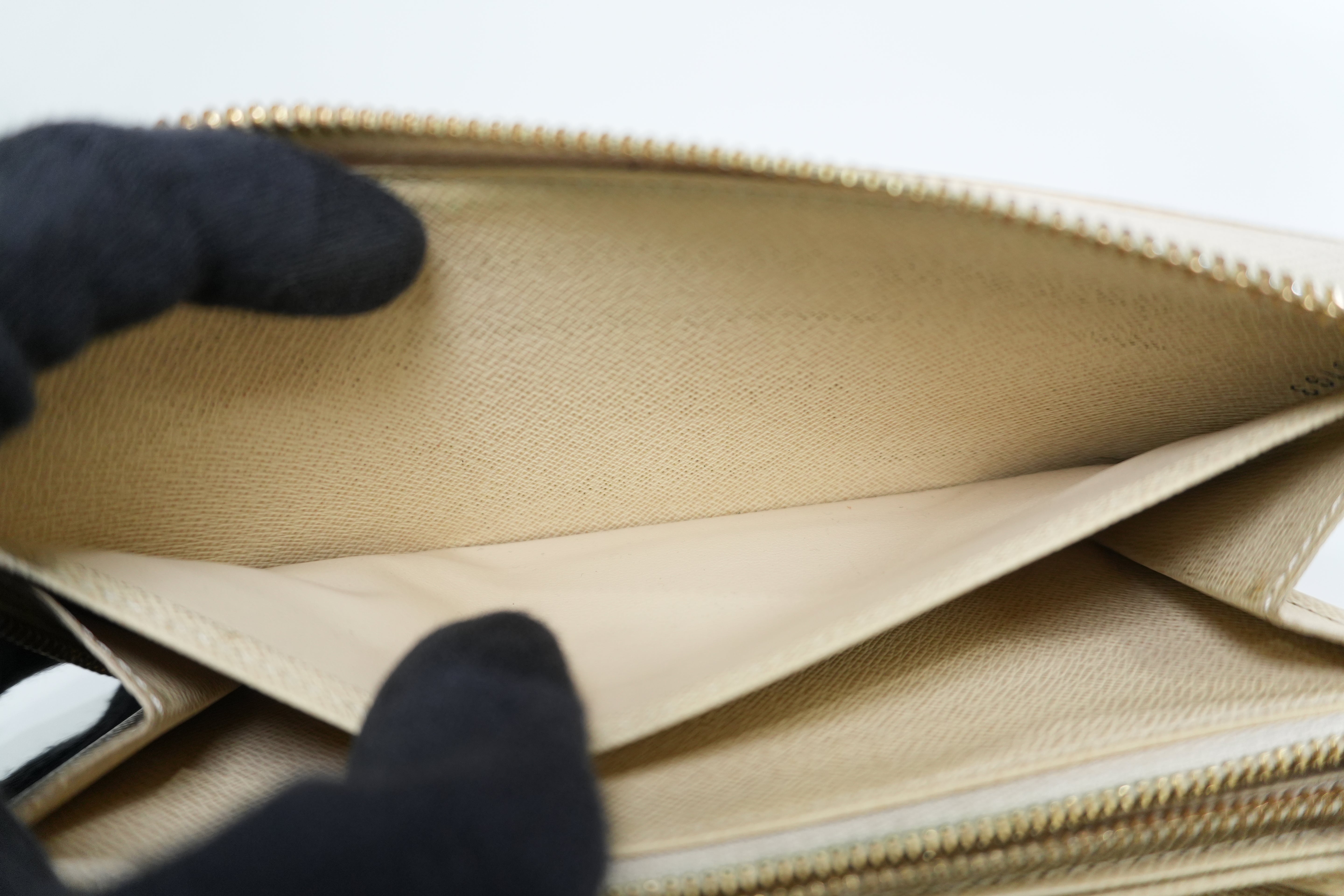 Pre-owned Louis Vuitton Damier Azur Zippy Wallet