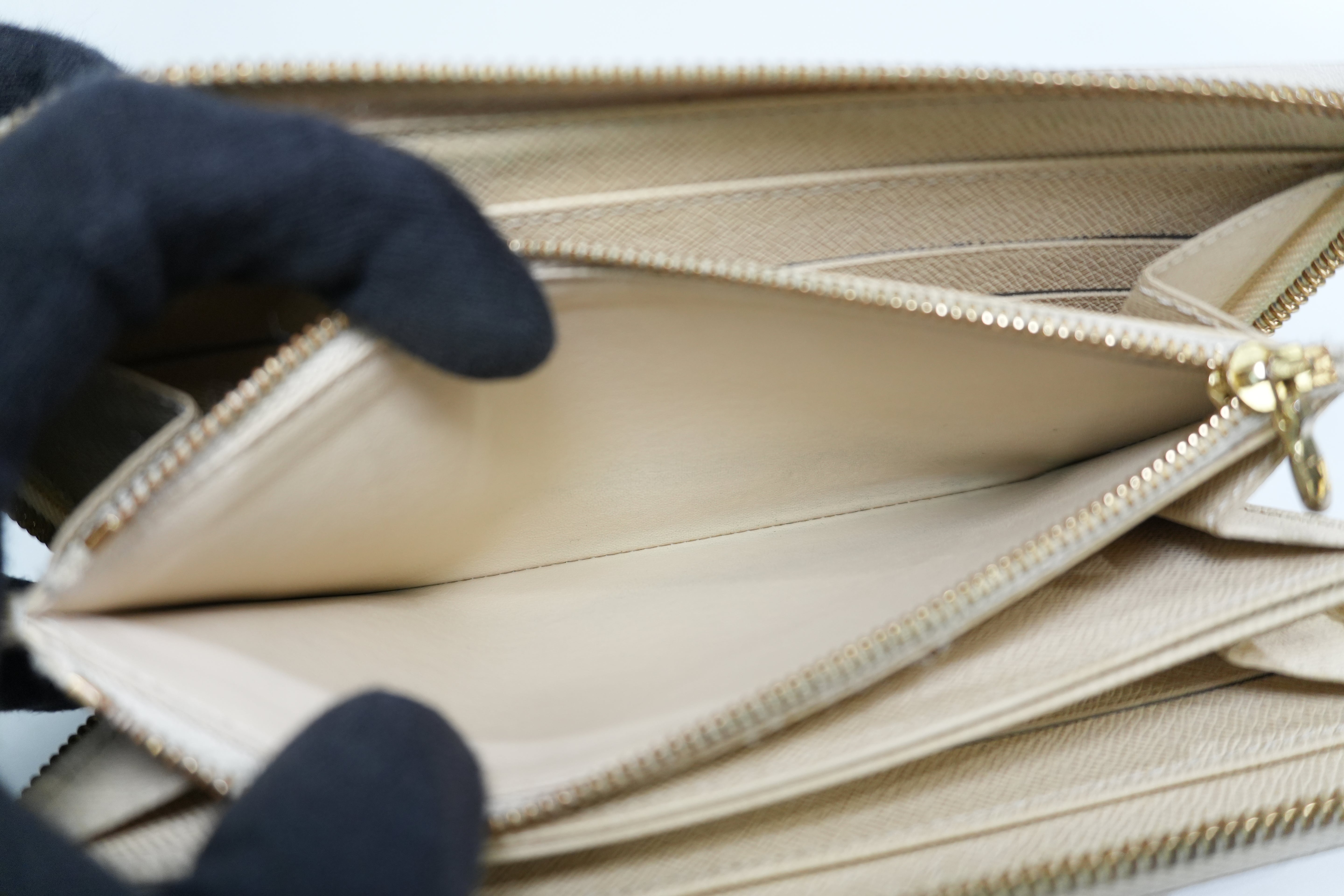 Pre-owned Louis Vuitton Damier Azur Zippy Wallet