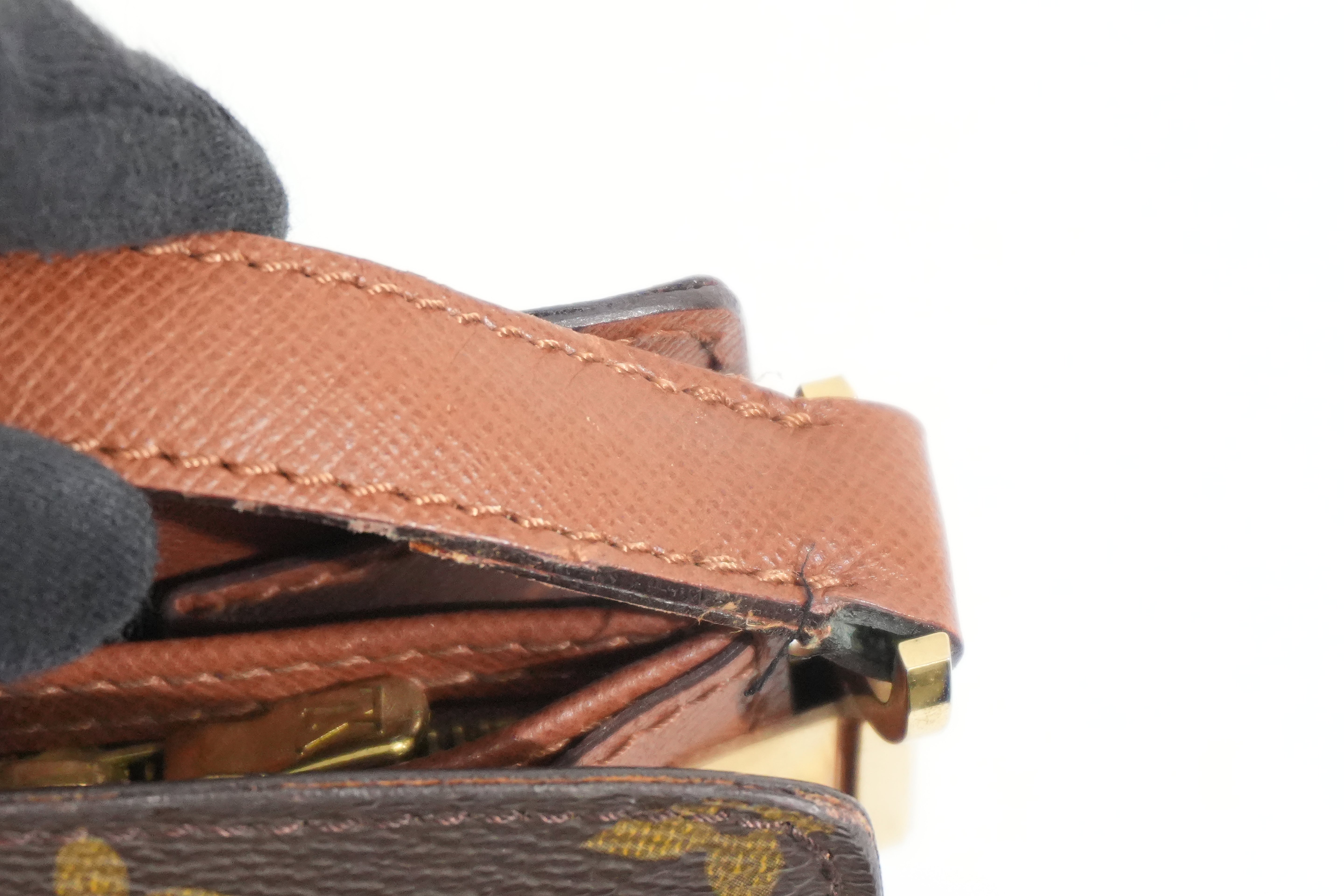 Pre-owned Louis Vuitton Monogram Courcelles Crossbody Bag