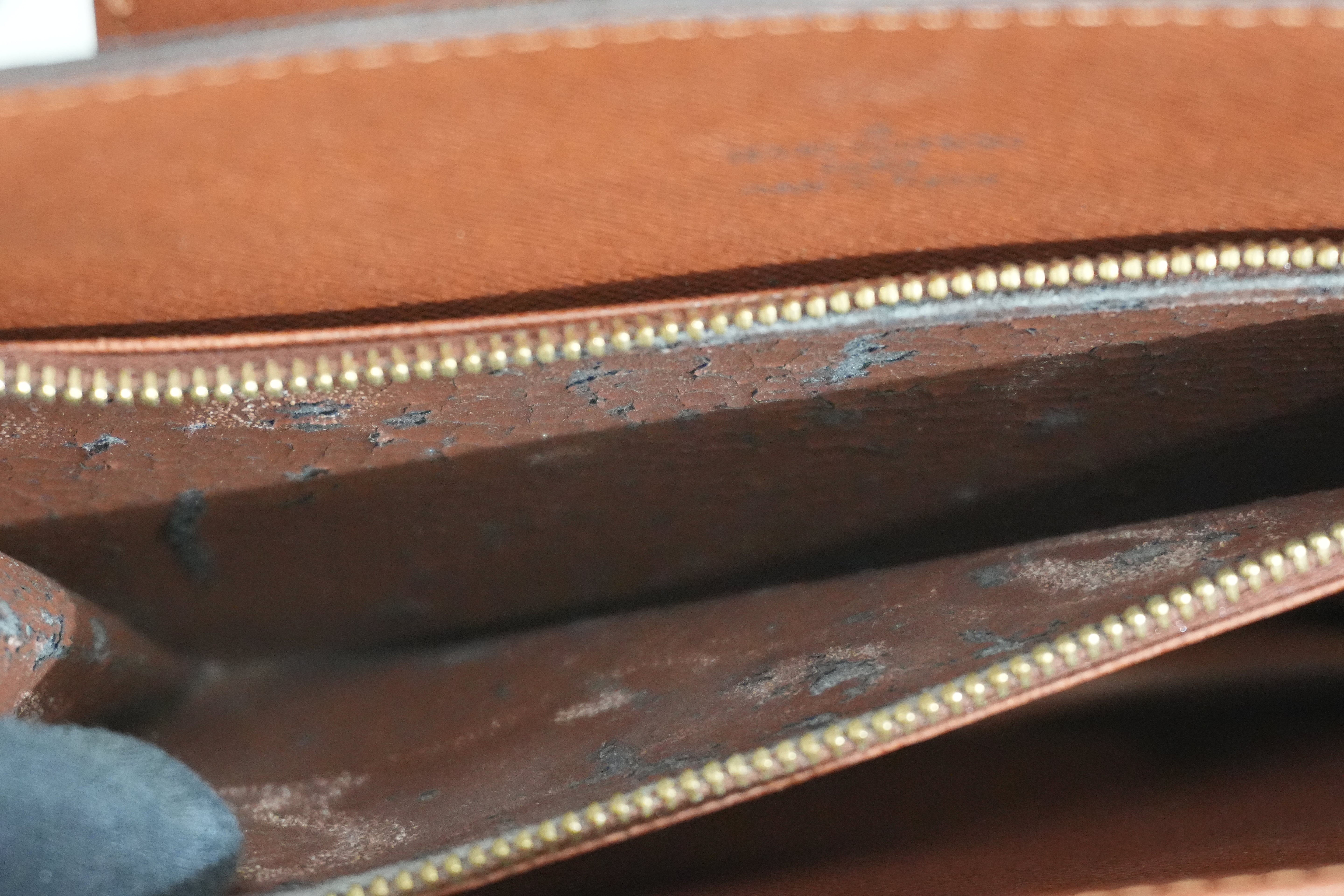Pre-owned Louis Vuitton Monogram Courcelles Crossbody Bag