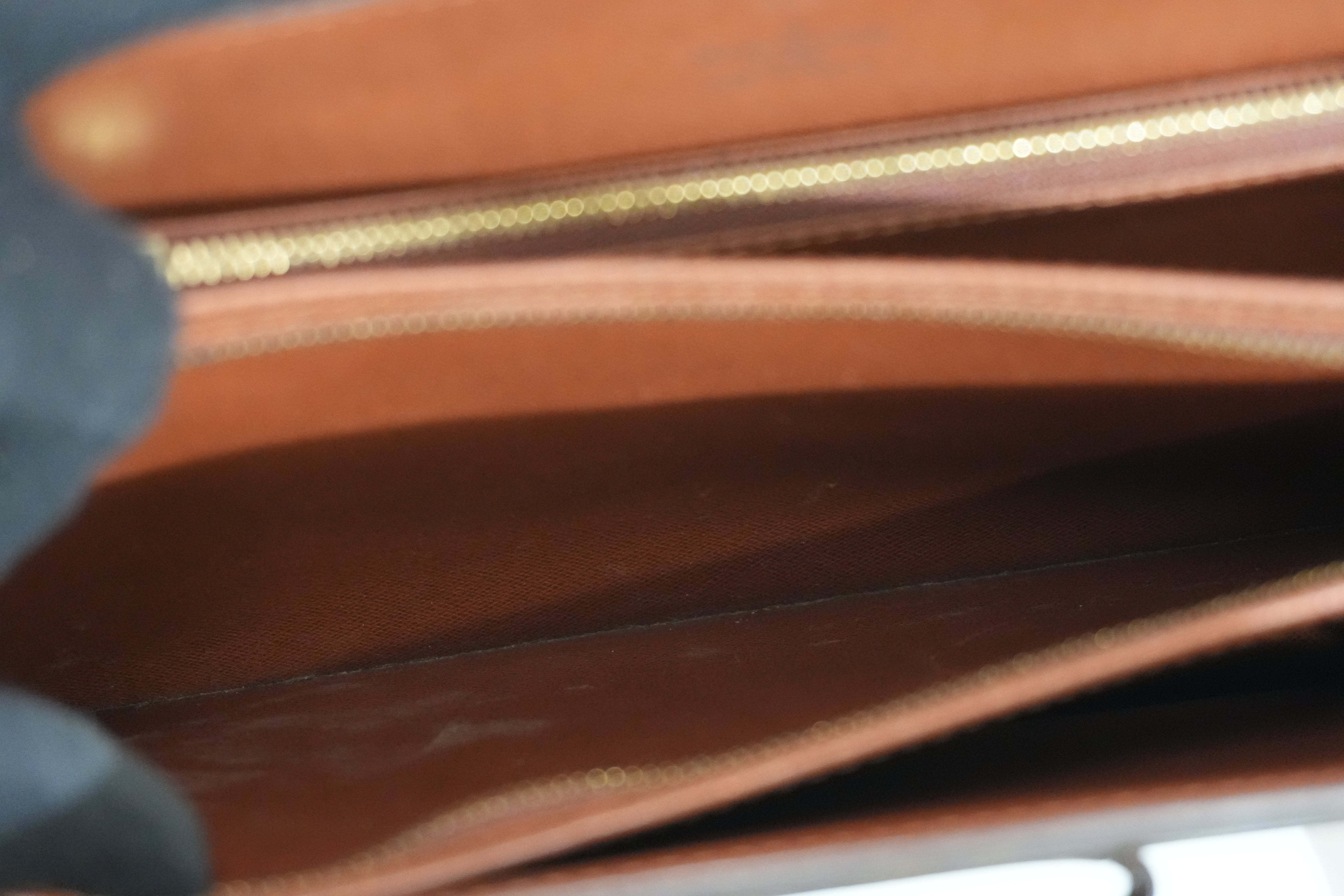 Pre-owned Louis Vuitton Monogram Courcelles Crossbody Bag