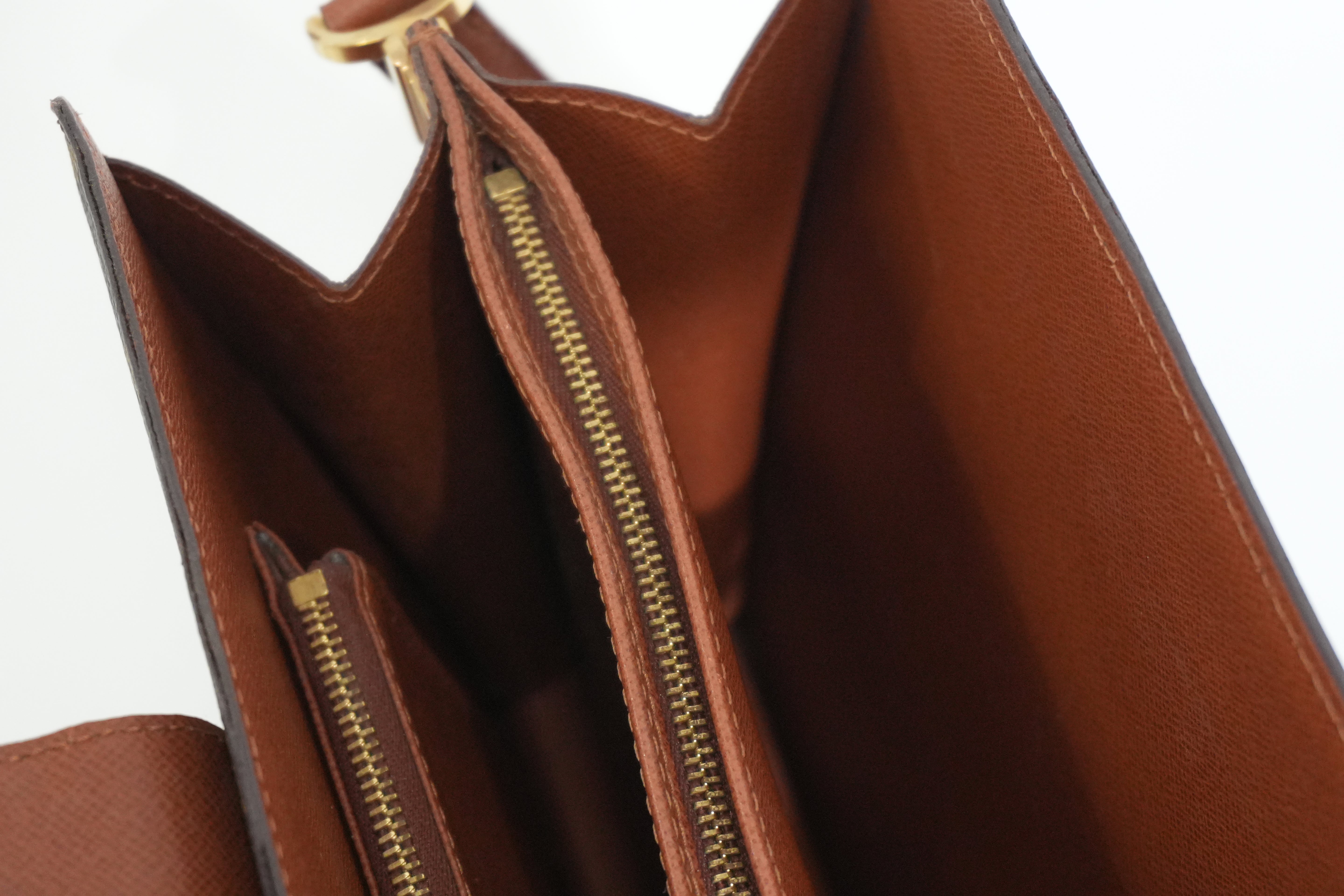 Pre-owned Louis Vuitton Monogram Courcelles Crossbody Bag