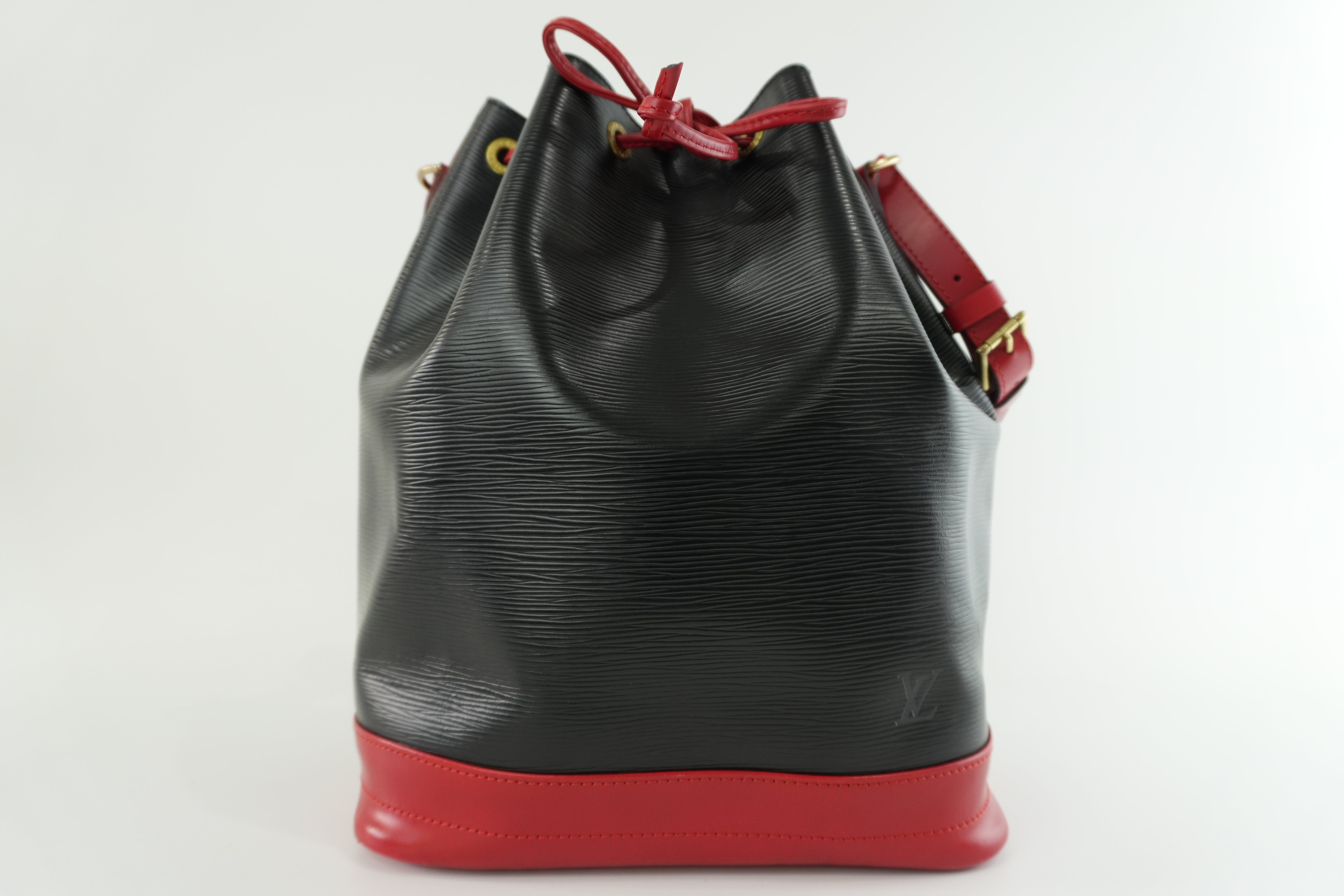 Louis Vuitton Epi Noe Bicolor Shoulder Bag Used