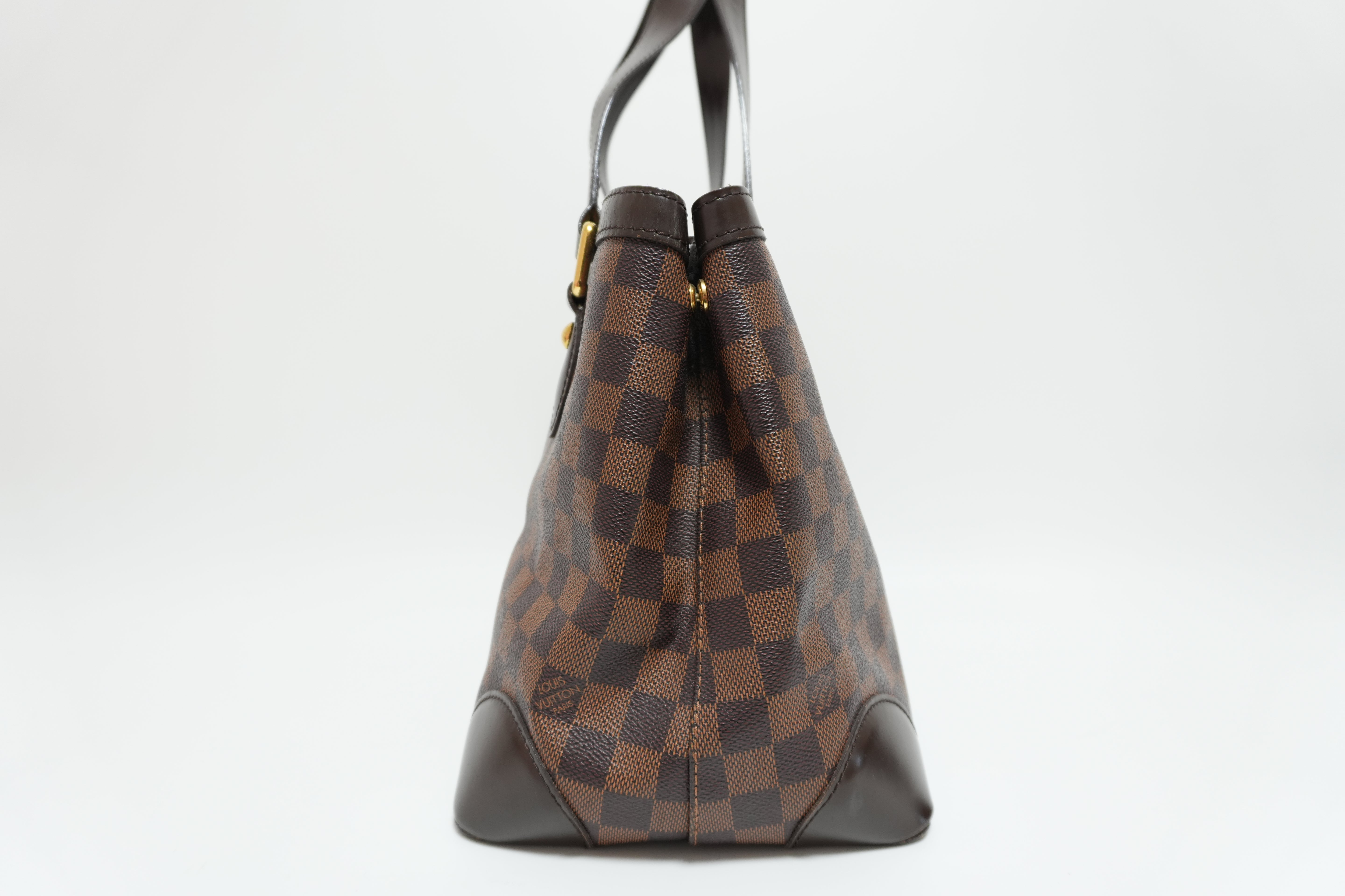 Pre-Owned Louis Vuitton Epi Capucines Shoulder Bag Black