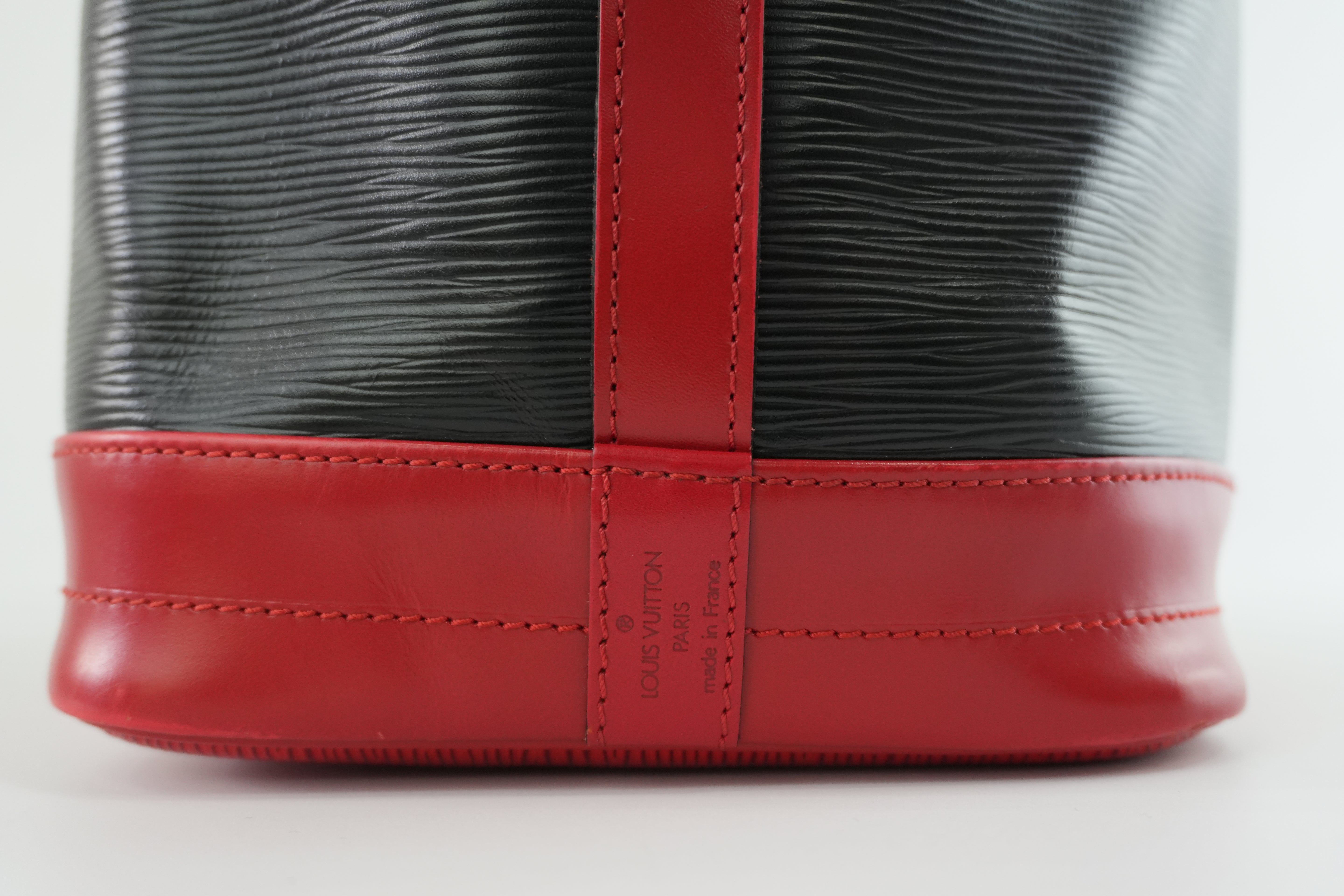 Louis Vuitton Epi Noe Bicolor Shoulder Bag Used