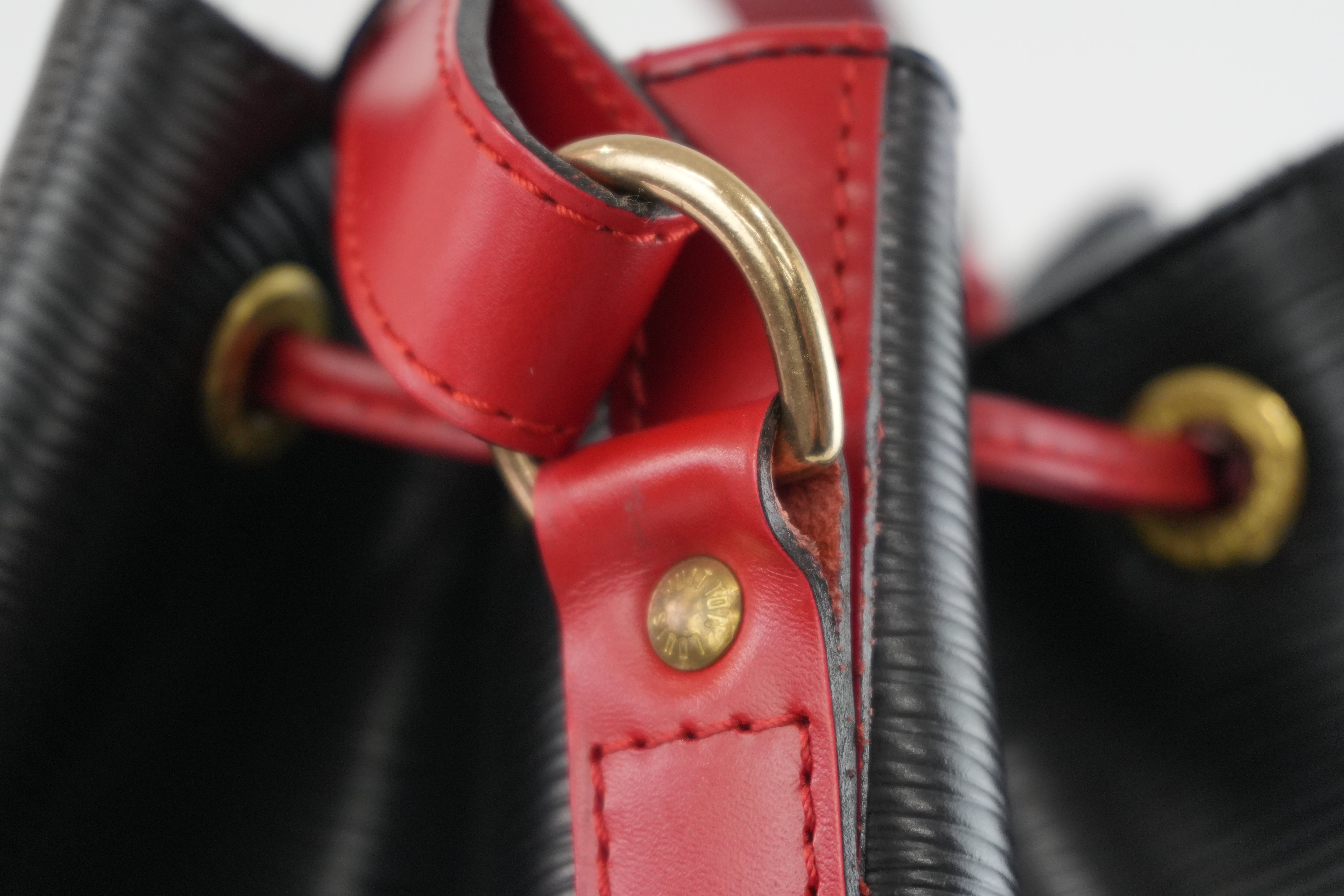 Louis Vuitton Epi Noe Bicolor Shoulder Bag Used