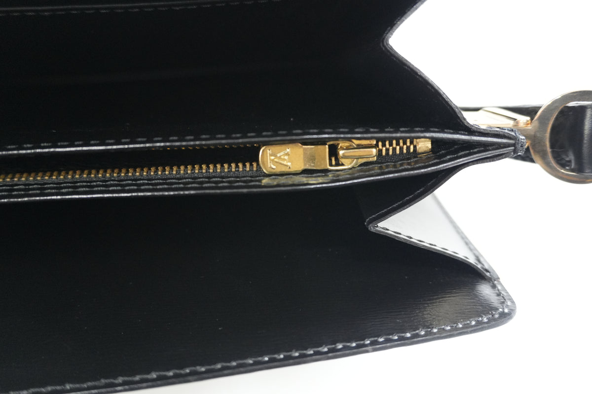 Pre-Owned Louis Vuitton Epi Capucines Shoulder Bag Black