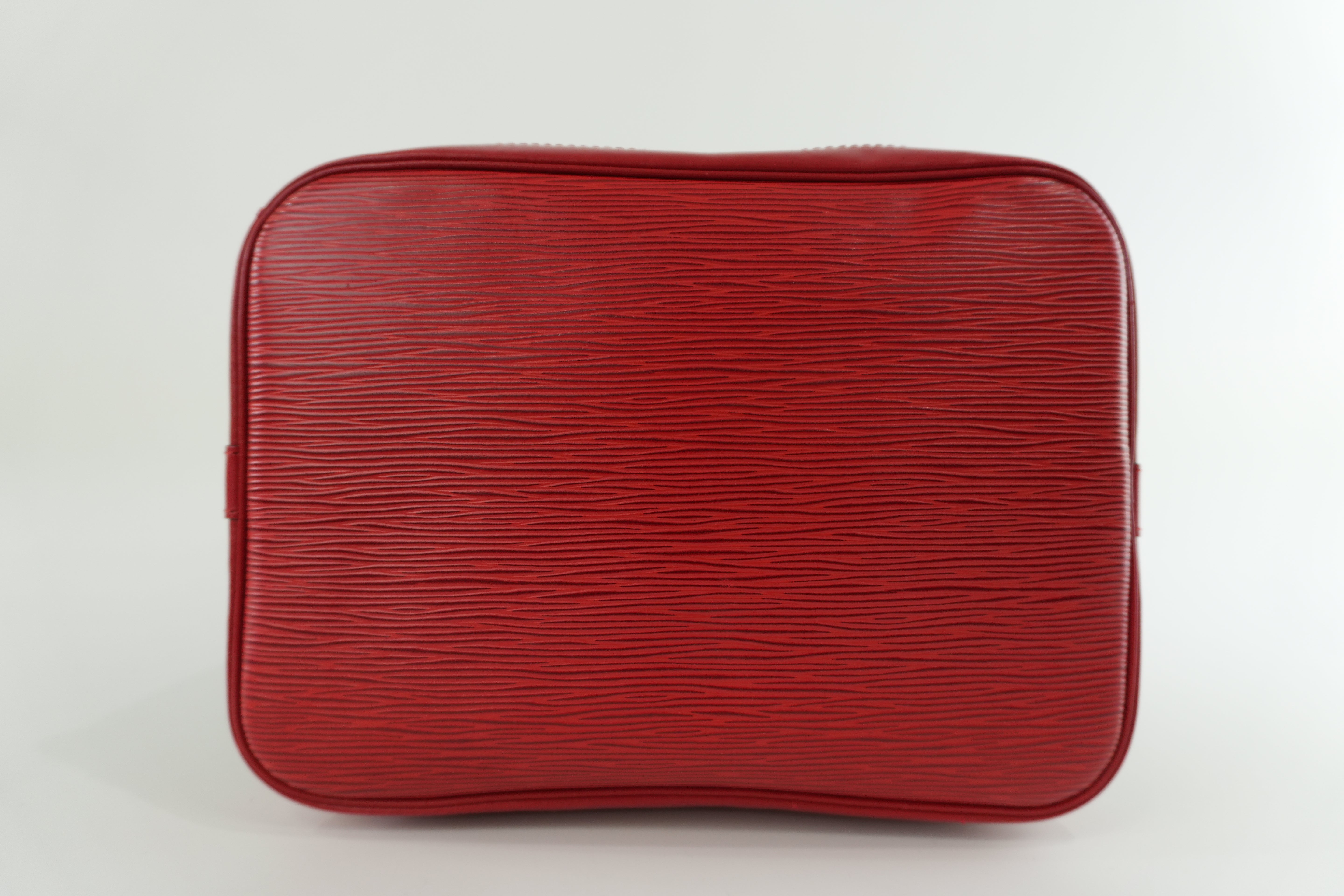 Louis Vuitton Epi Noe Bicolor Shoulder Bag Used