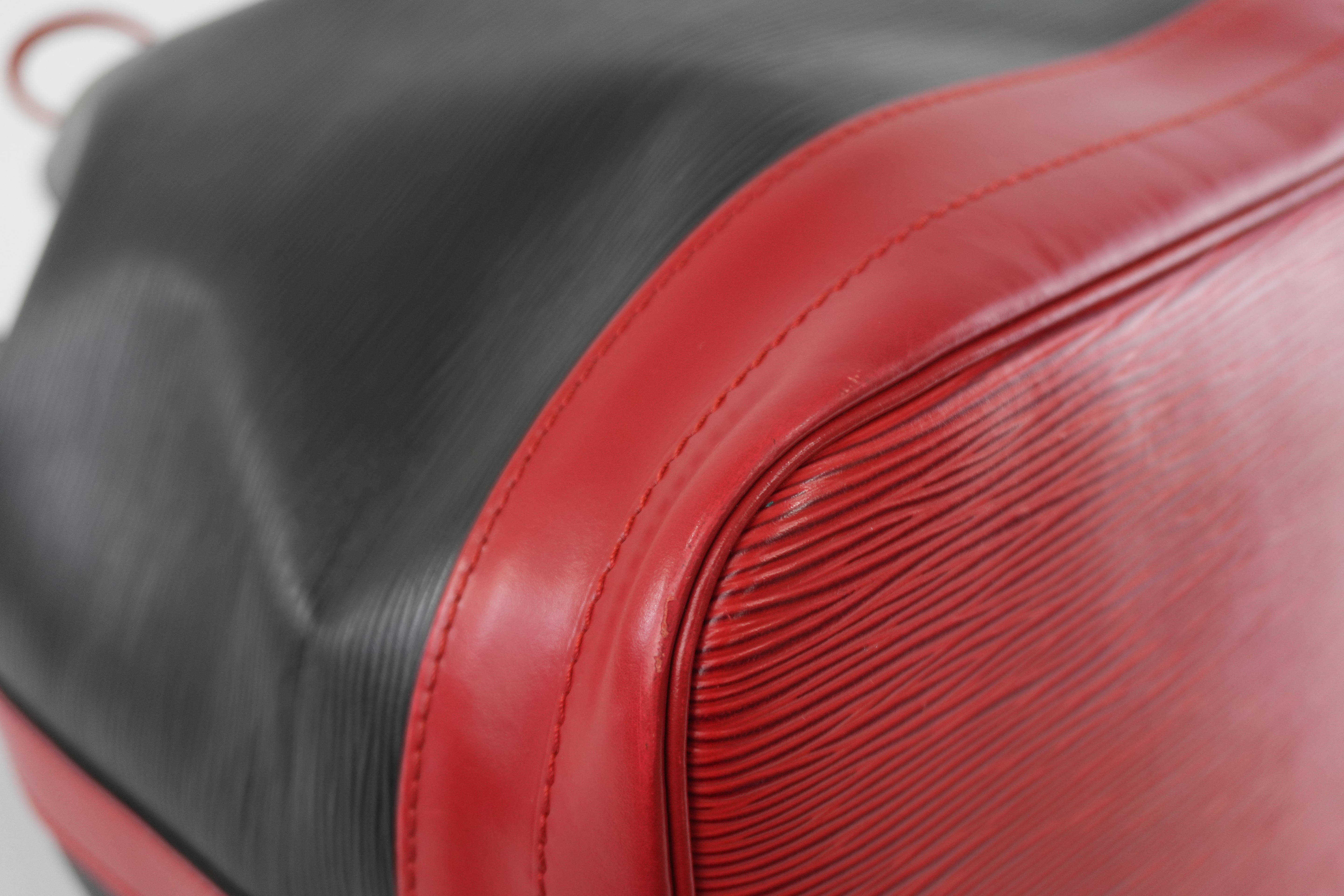 Louis Vuitton Epi Noe Bicolor Shoulder Bag Used