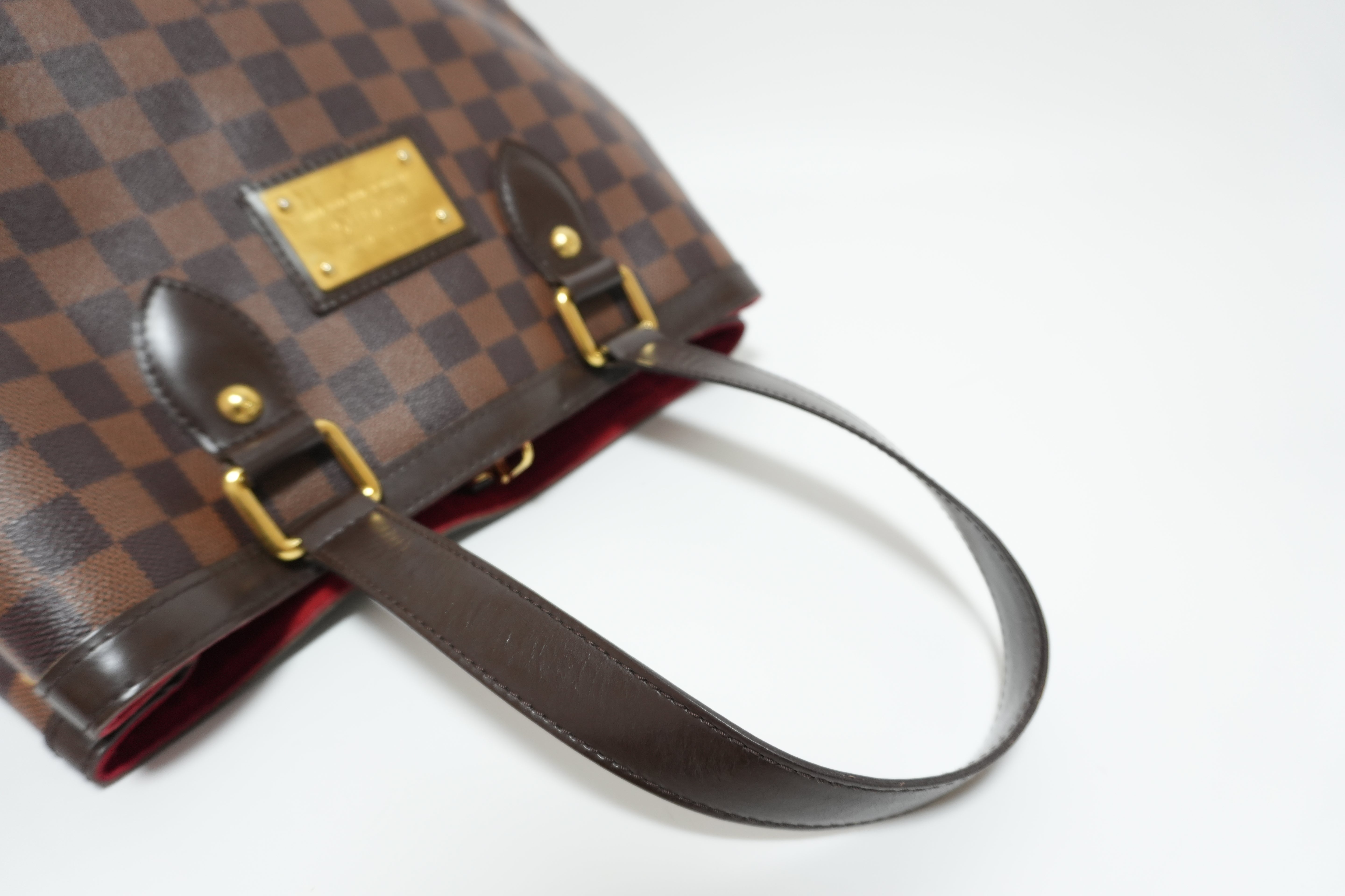 Pre-Owned Louis Vuitton Epi Capucines Shoulder Bag Black