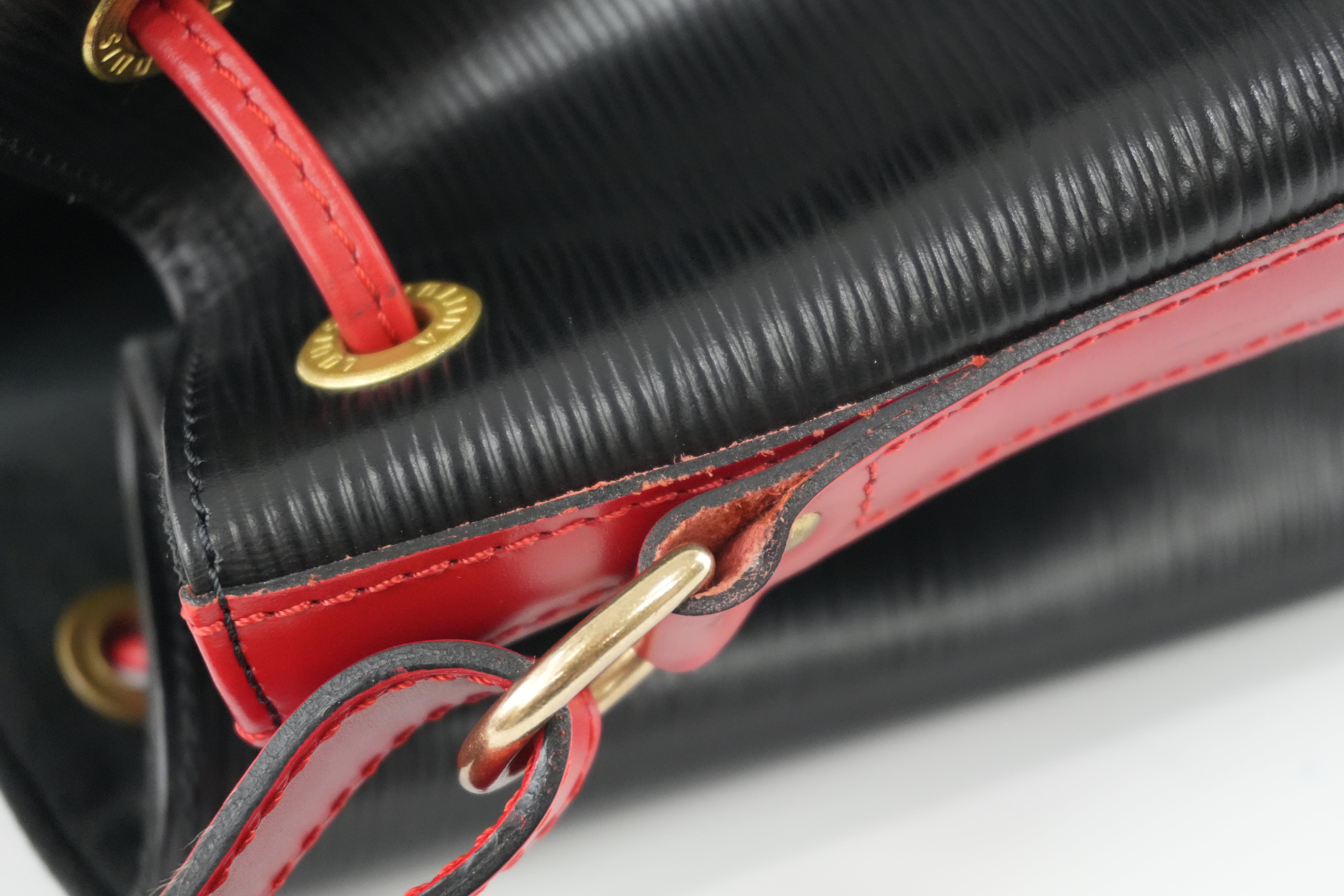 Louis Vuitton Epi Noe Bicolor Shoulder Bag Used