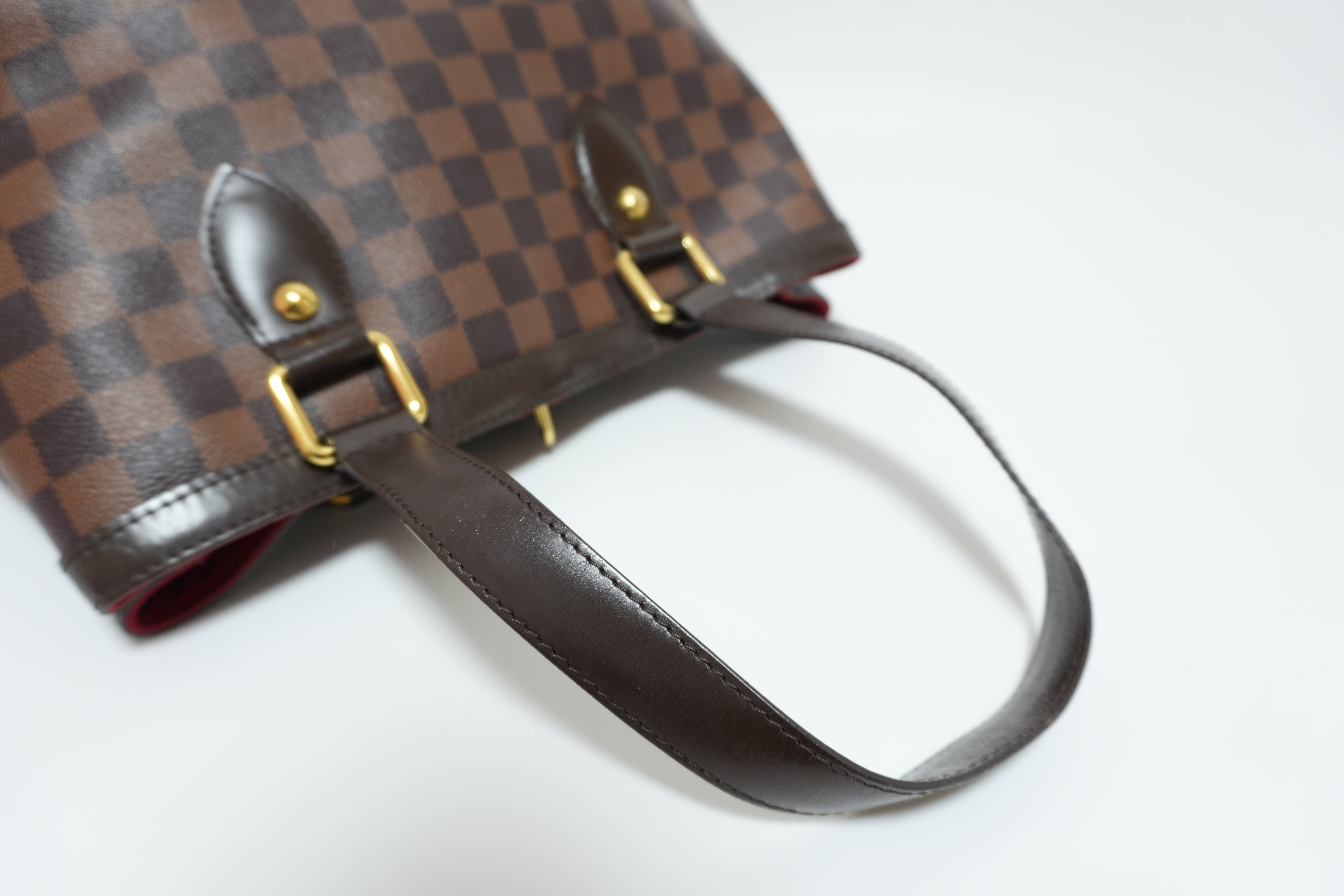 Pre-Owned Louis Vuitton Epi Capucines Shoulder Bag Black