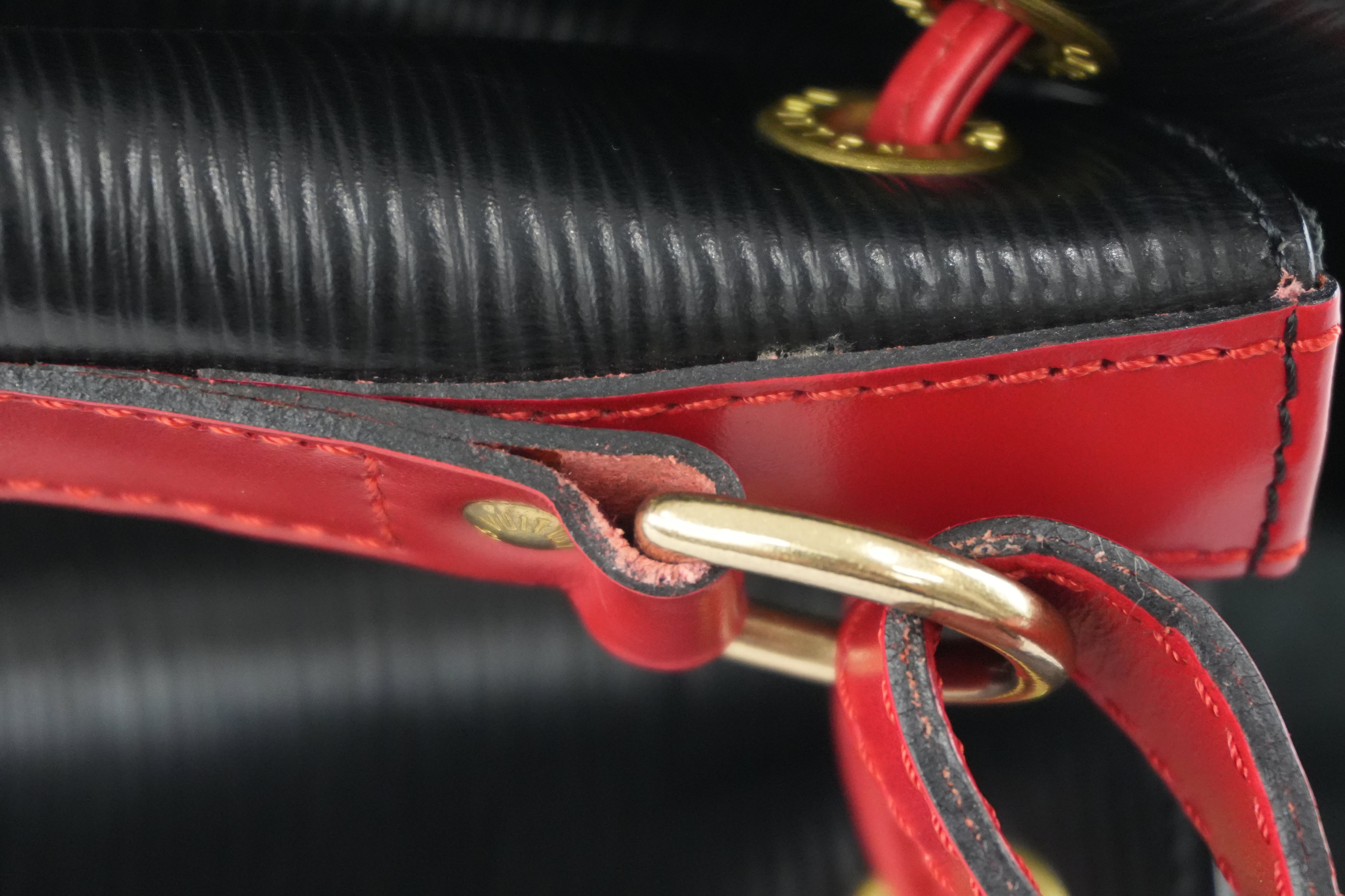 Louis Vuitton Epi Noe Bicolor Shoulder Bag Used