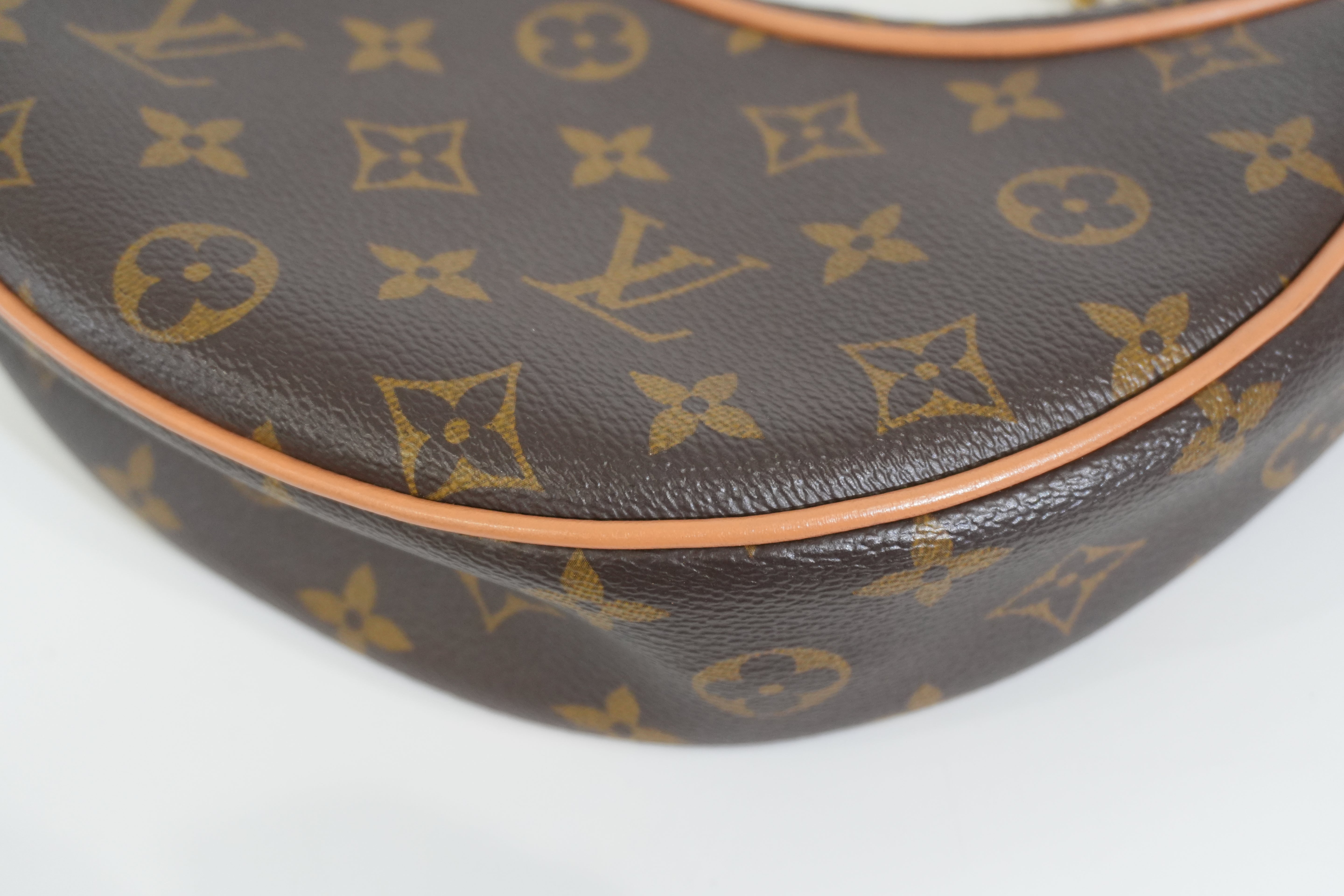 Pre-owned Louis Vuitton Monogram Loop Crossbody Bag
