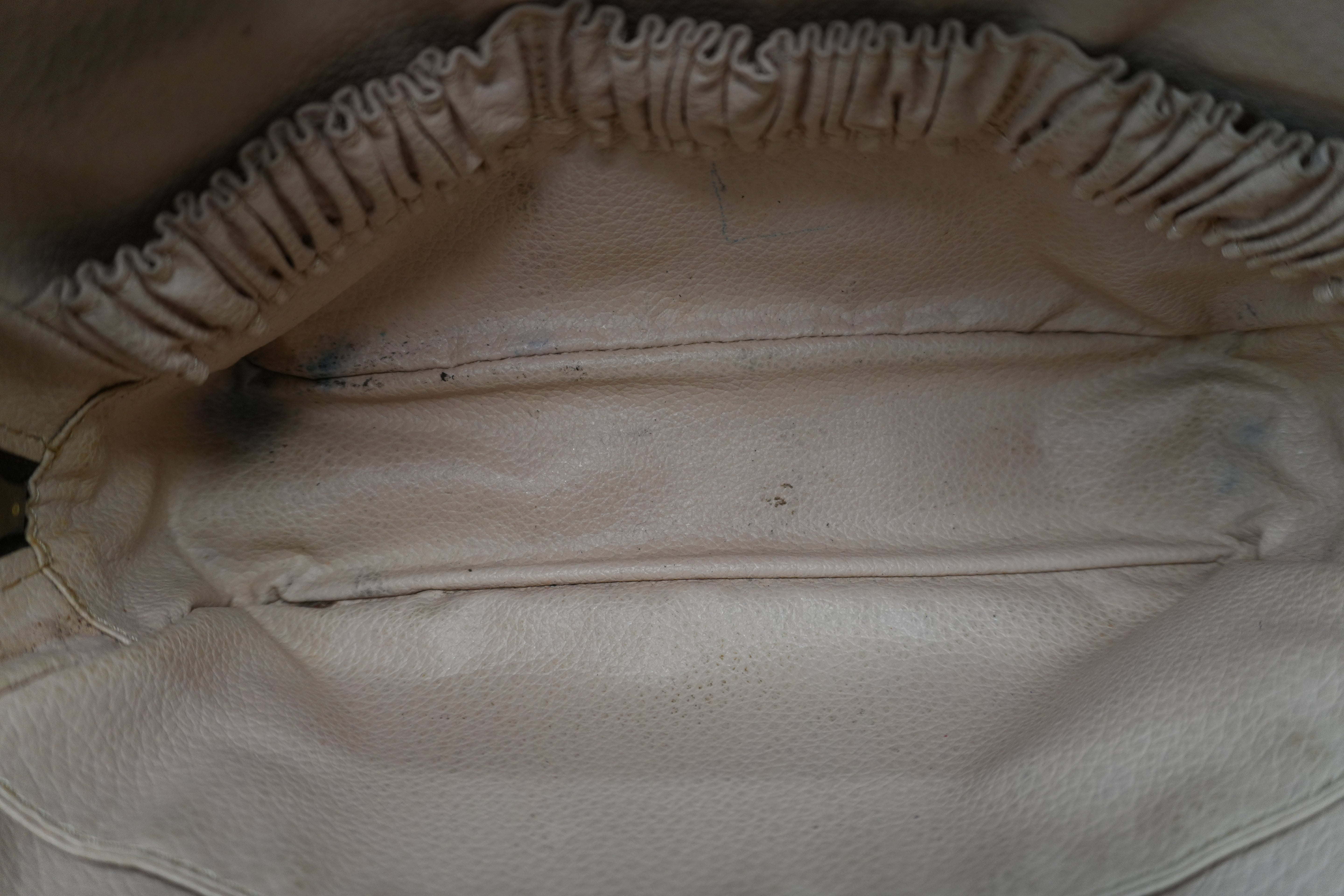 Pre-owned Louis Vuitton Monogram Trousse 23