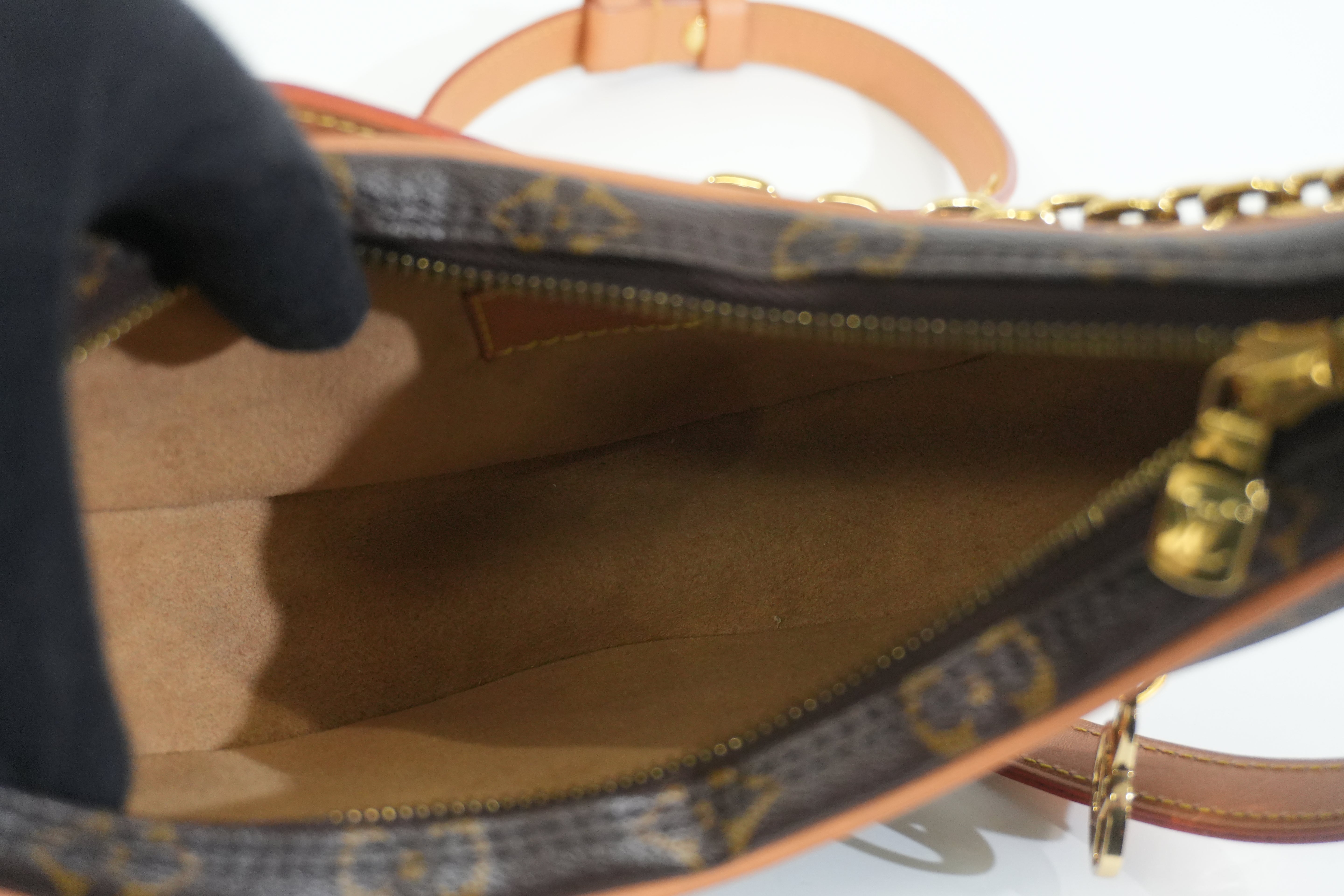 Pre-owned Louis Vuitton Monogram Loop Crossbody Bag