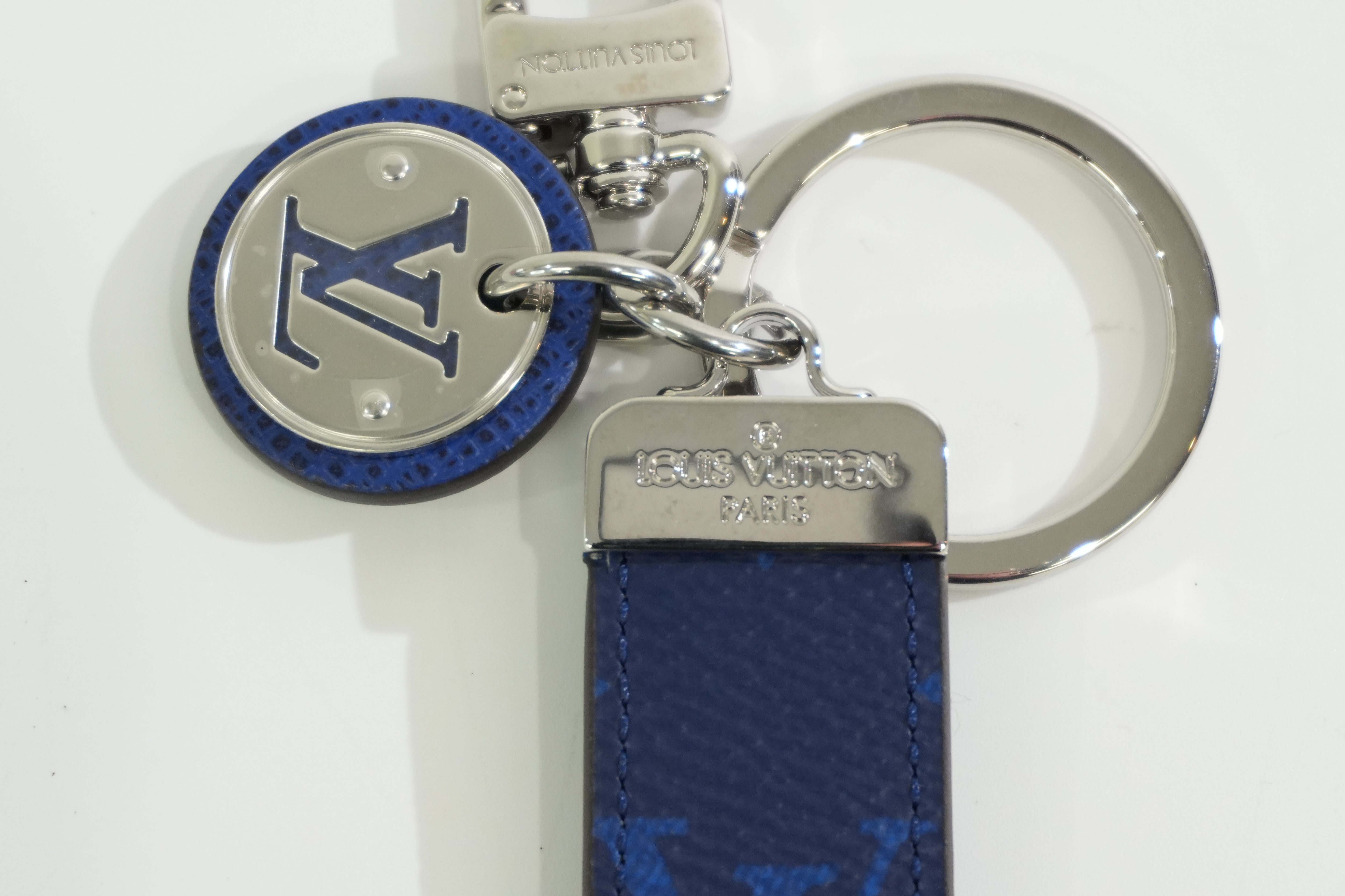 Pre-owned Louis Vuitton Metal Bag Charm Blue