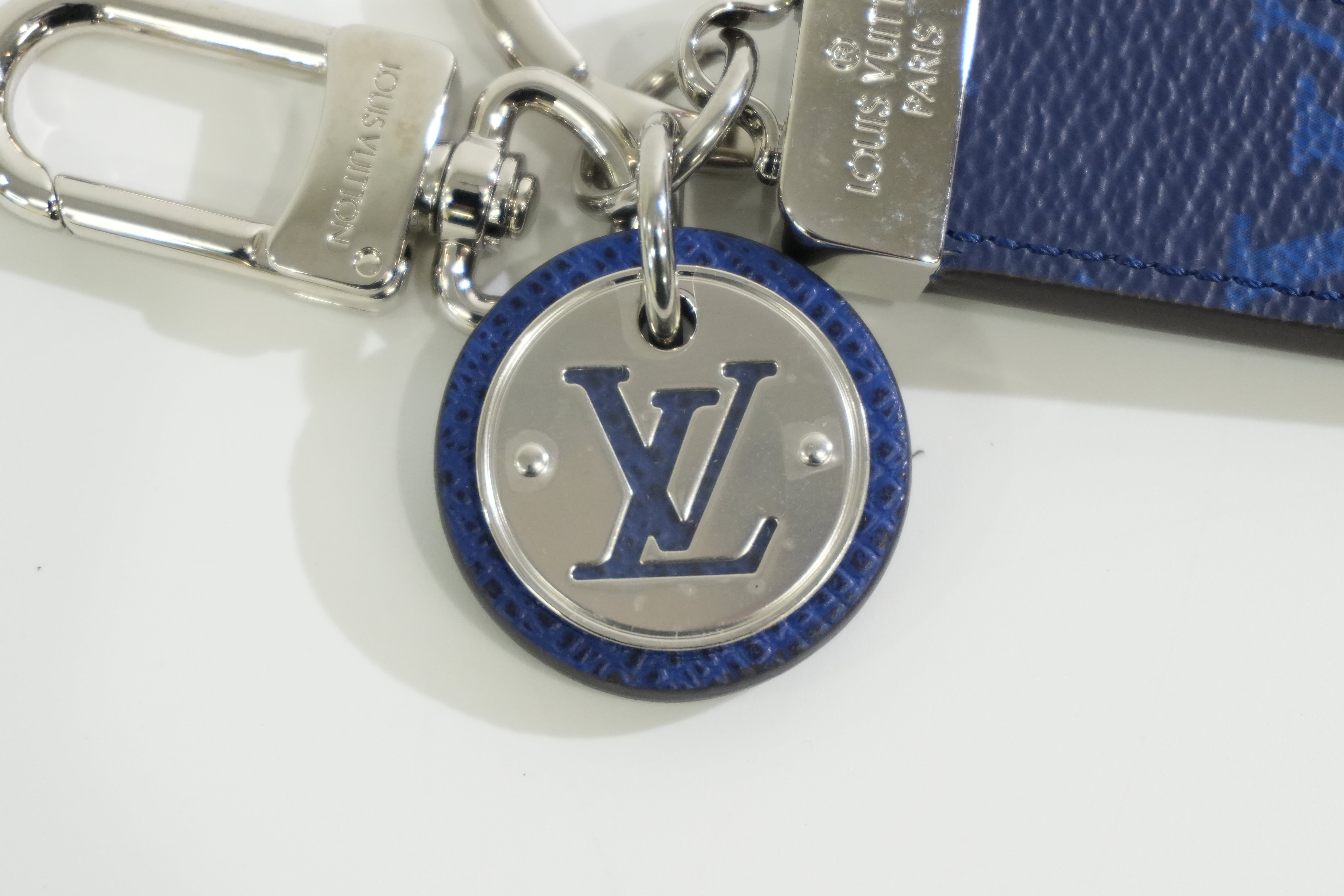 Pre-owned Louis Vuitton Metal Bag Charm Blue