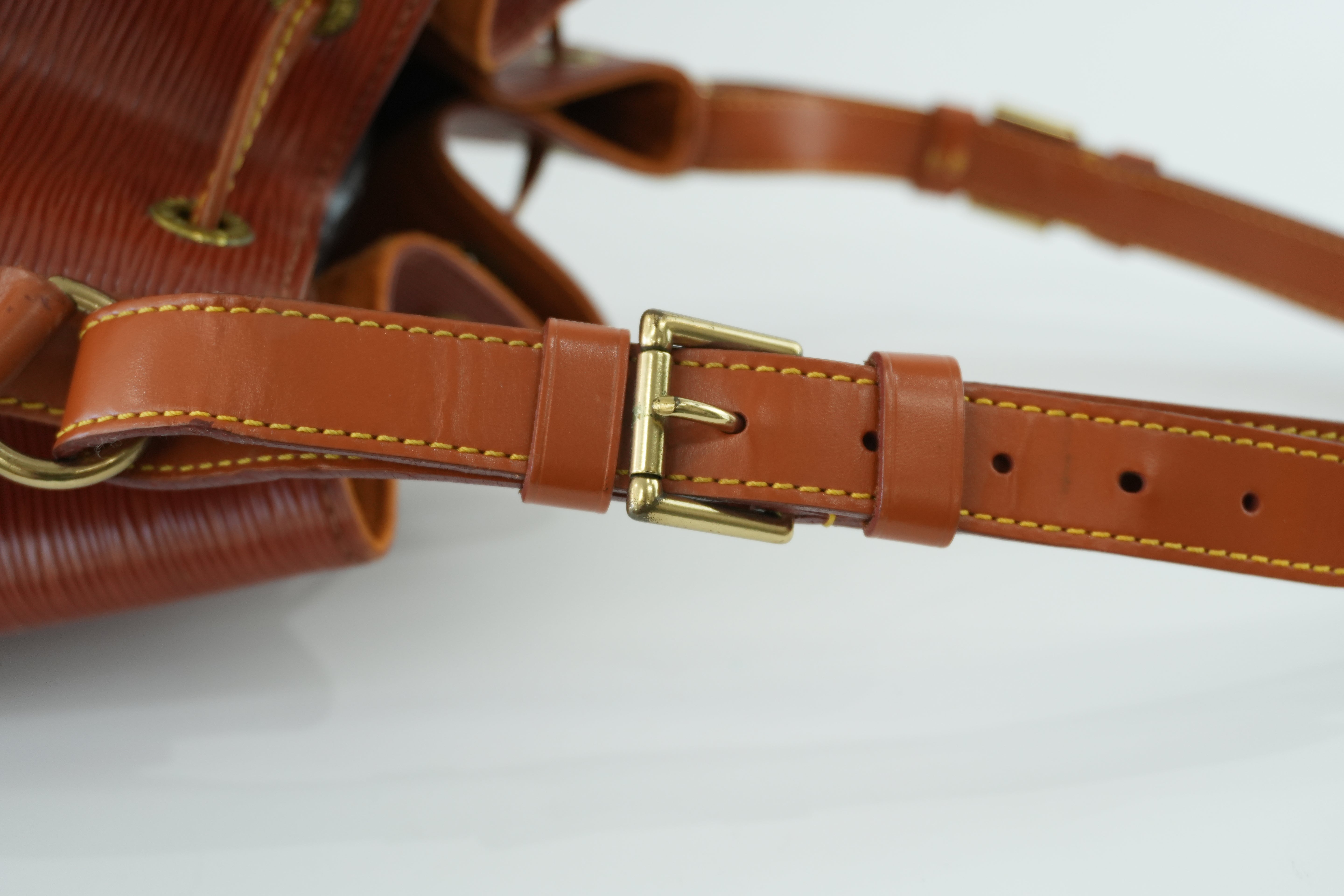 Louis Vuitton Noe GM Epi Shoulder Bag Kenya Brown Used