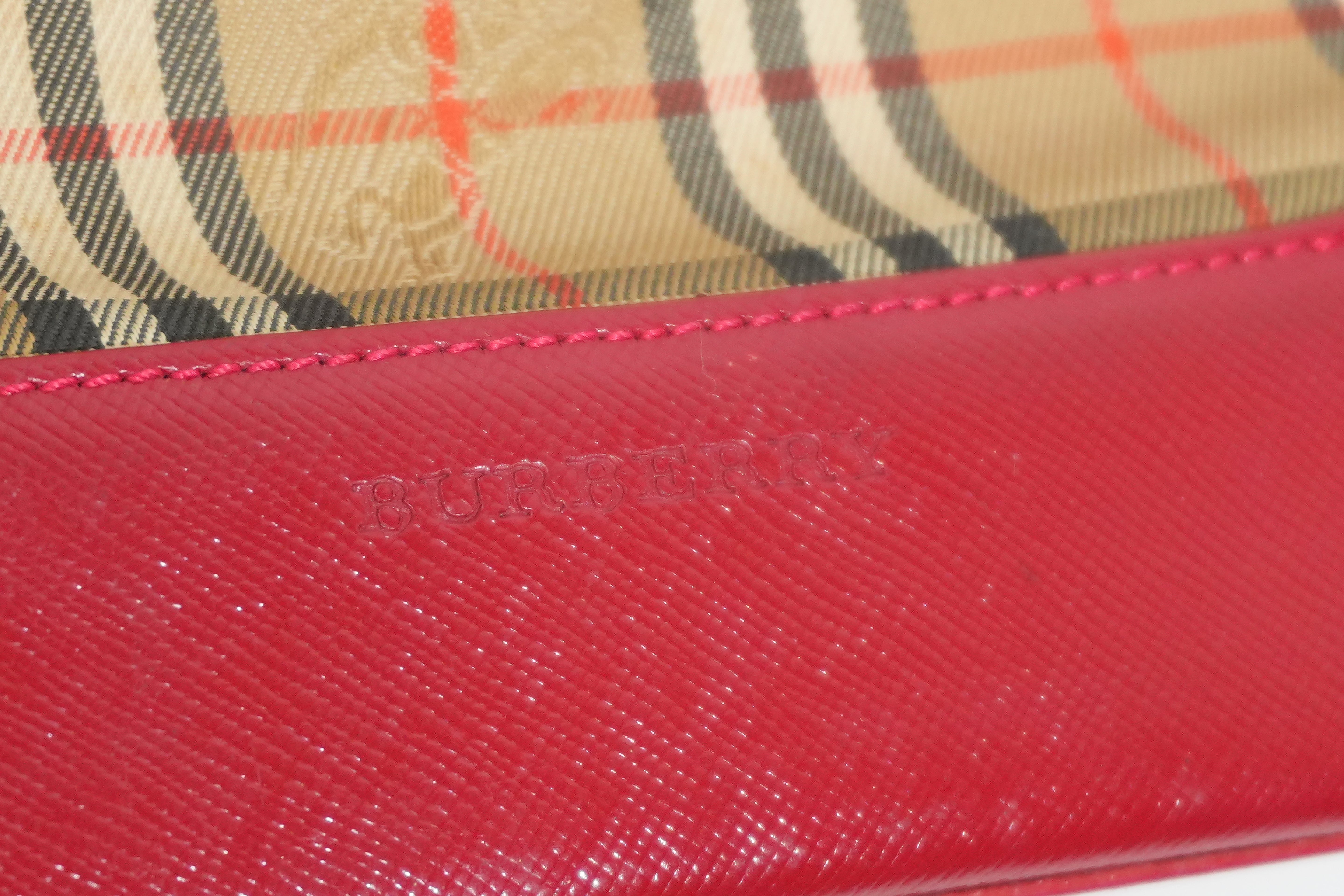 Pre-owned Burberry Haymarket Small Handbag Brown and Red