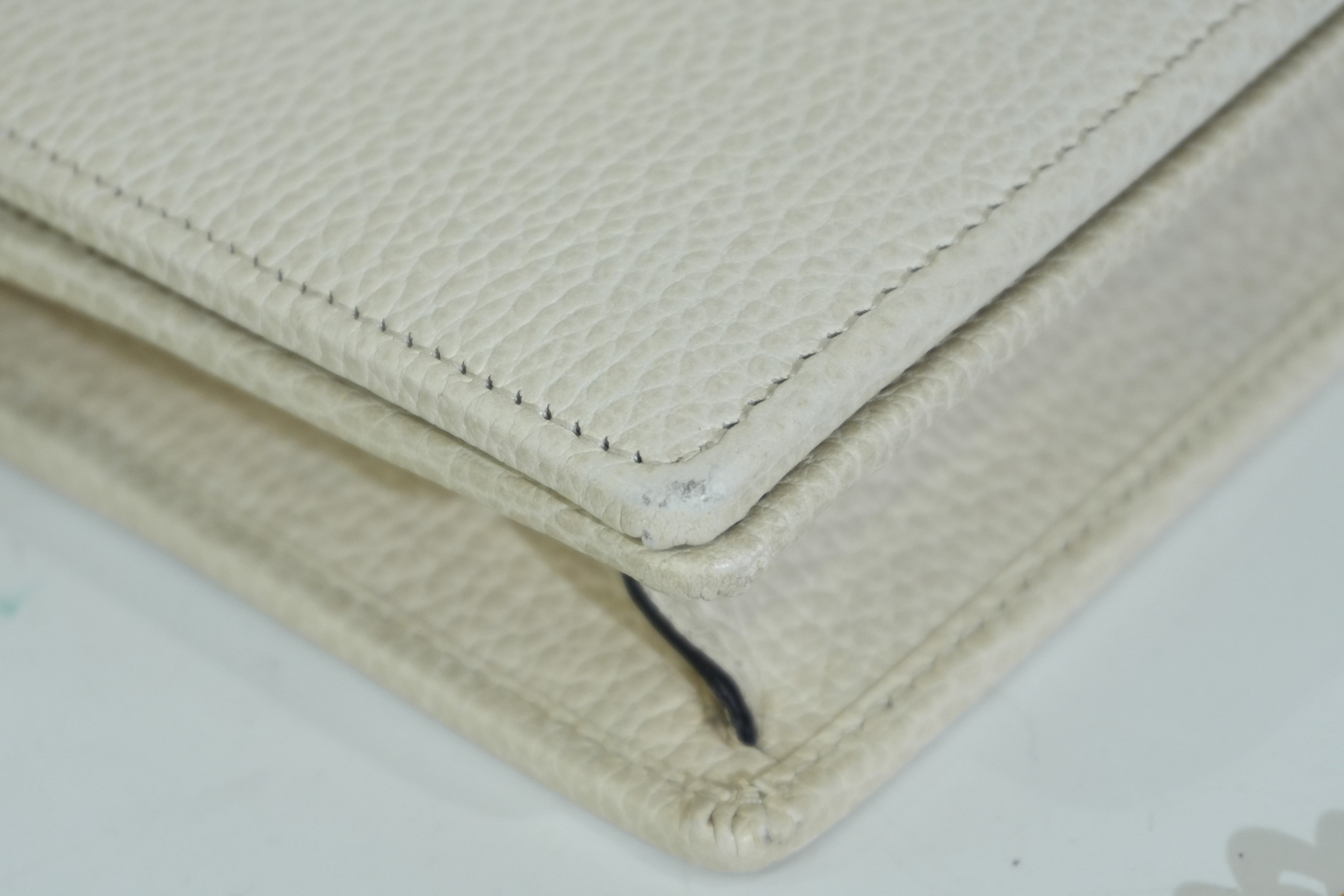 Pre-owned Gucci Marmont Wallet on Chain White