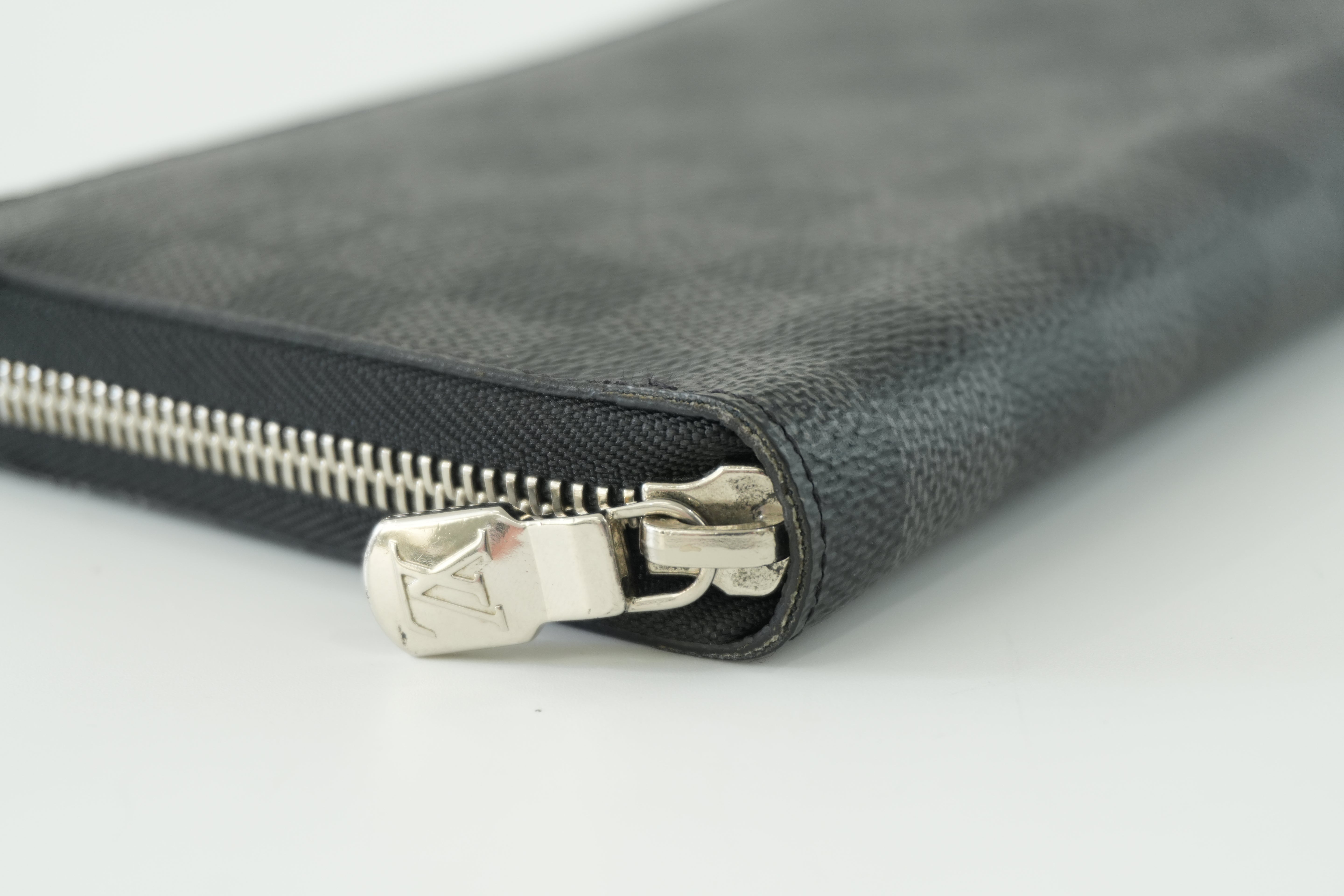 Louis Vuitton Damier Graphite Zippy Organizer Used