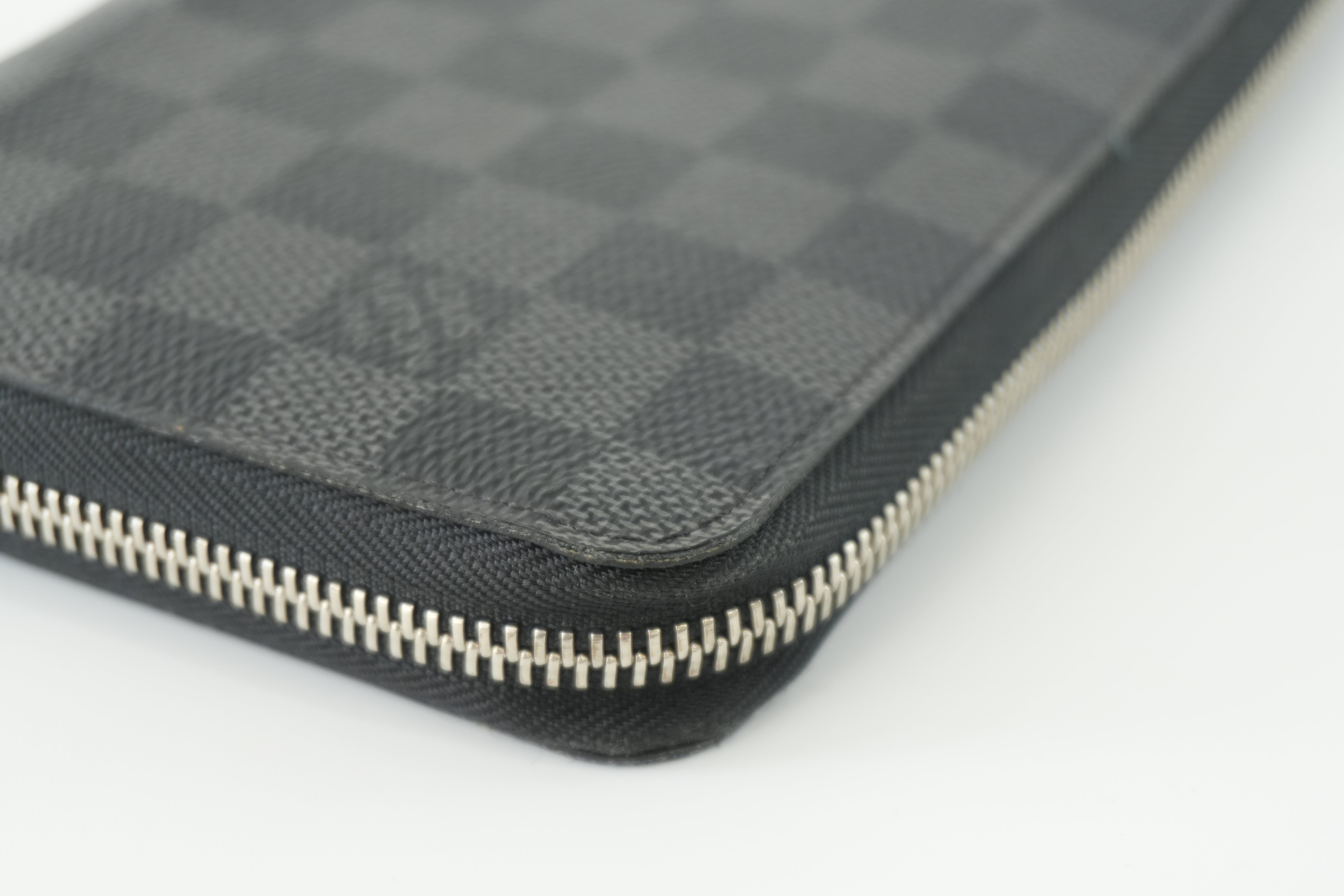 Louis Vuitton Damier Graphite Zippy Organizer Used
