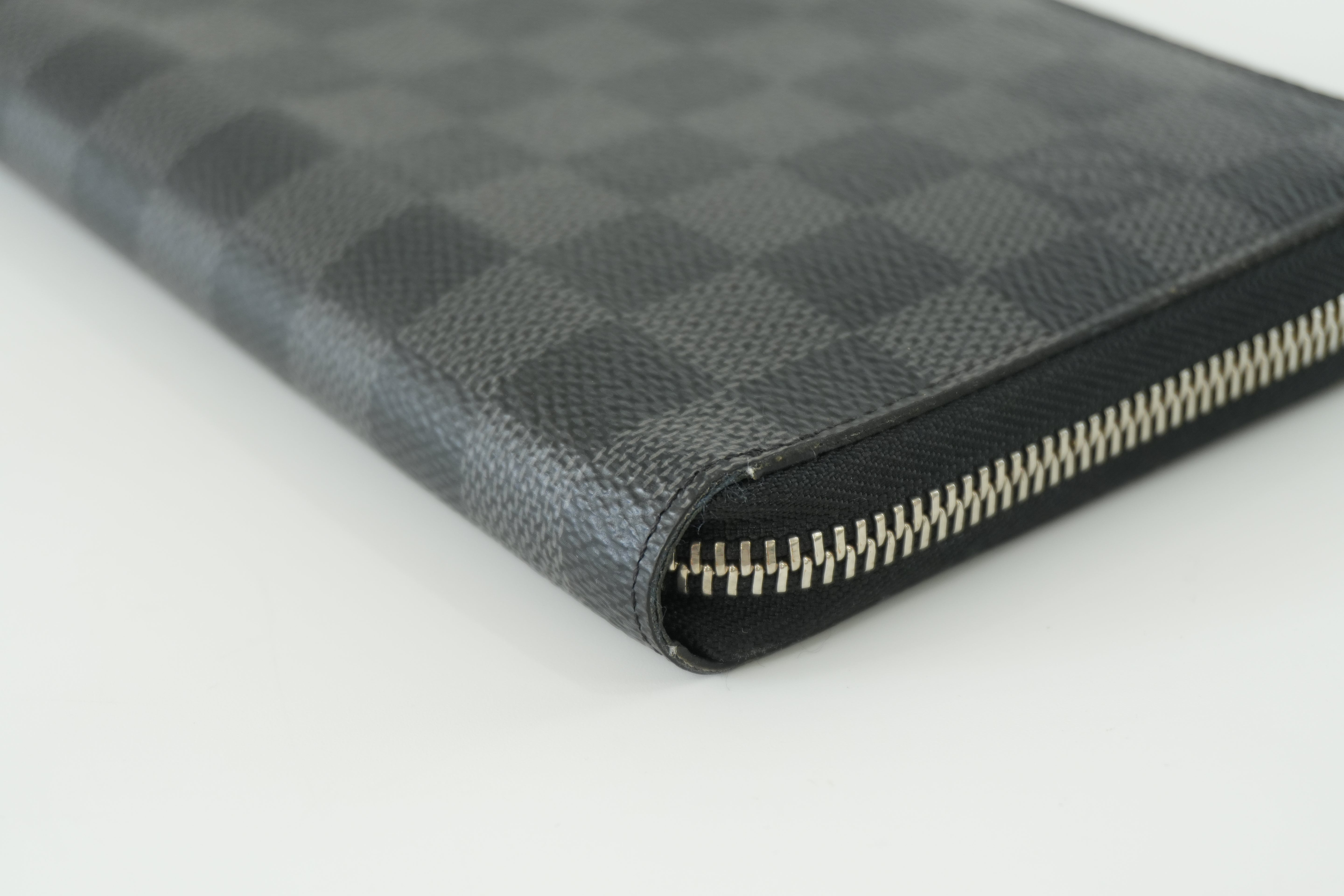 Louis Vuitton Damier Graphite Zippy Organizer Used