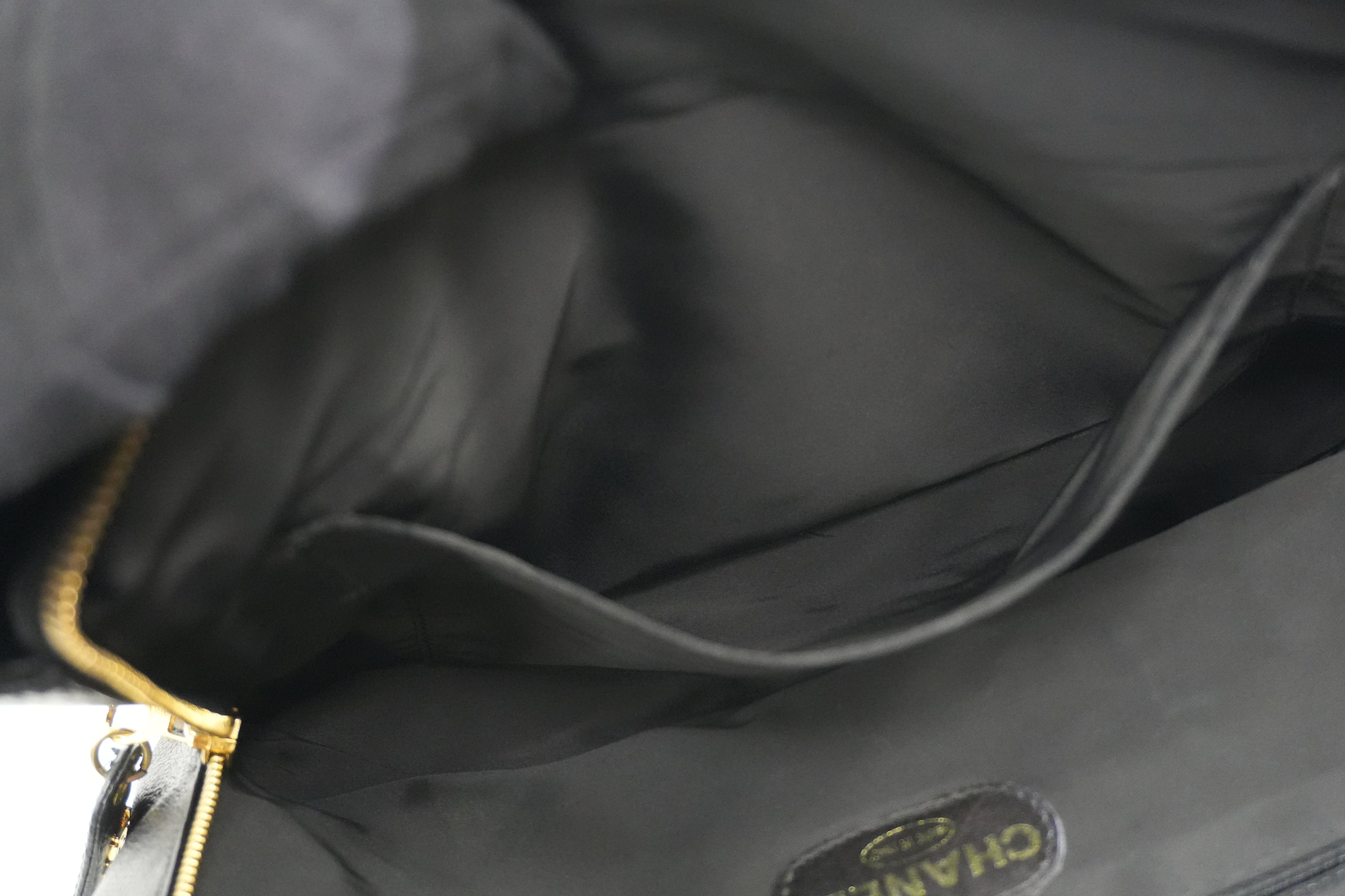 Pre-owned Chanel Caviar Skin Leather Chain Shoulder Bag Black