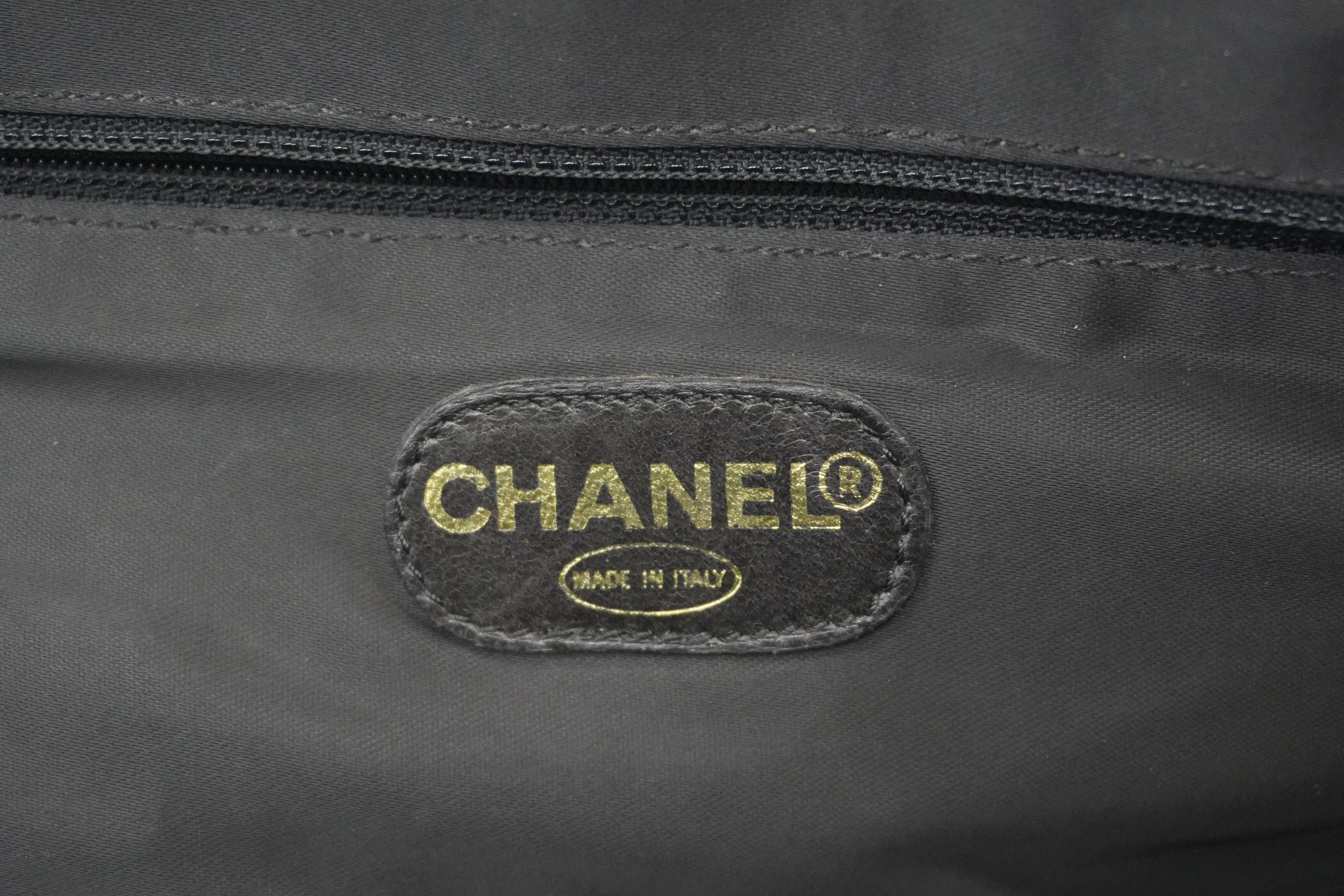 Pre-owned Chanel Caviar Skin Leather Chain Shoulder Bag Black