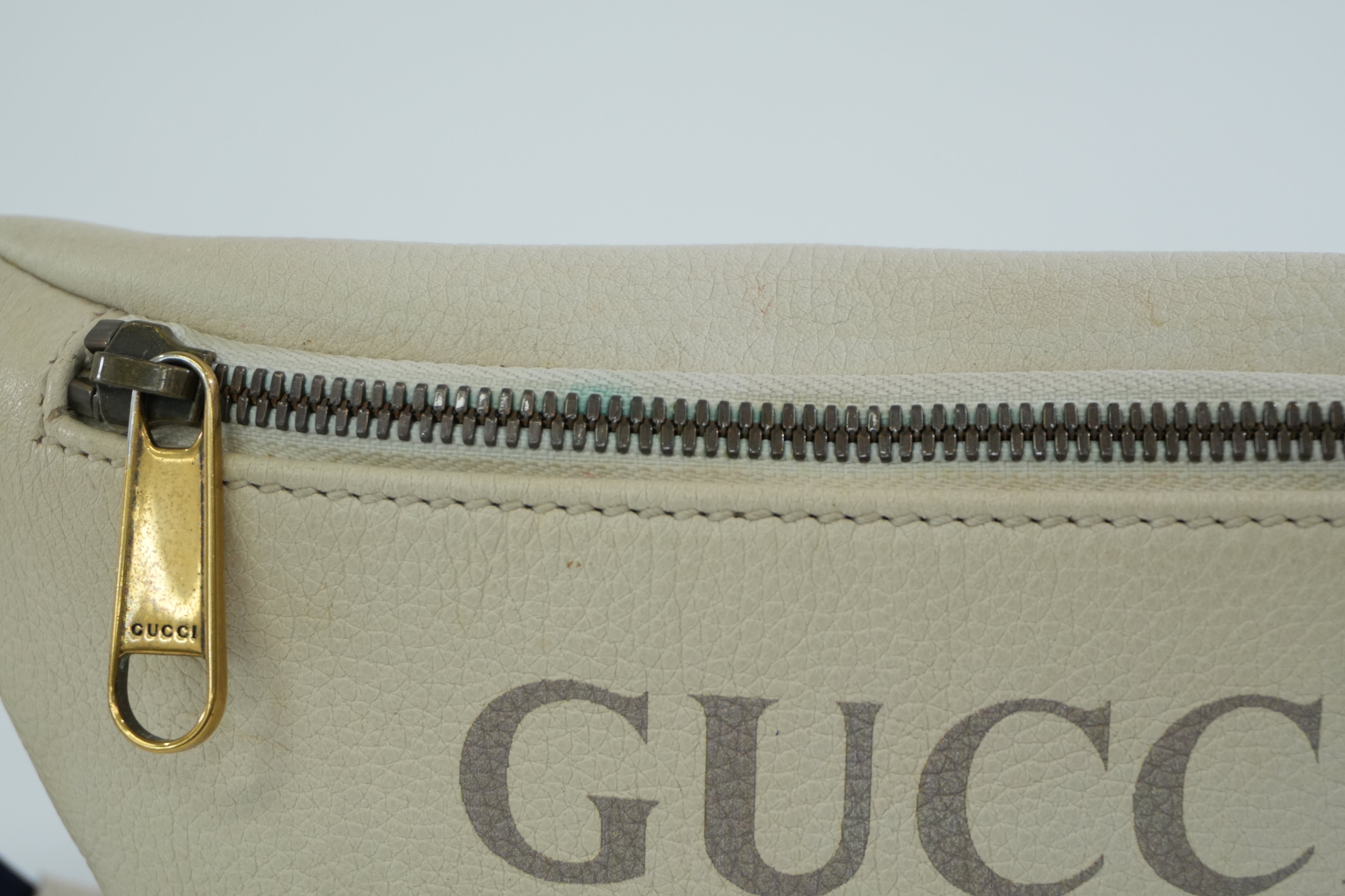 Pre-owned Gucci Small Body Bag White