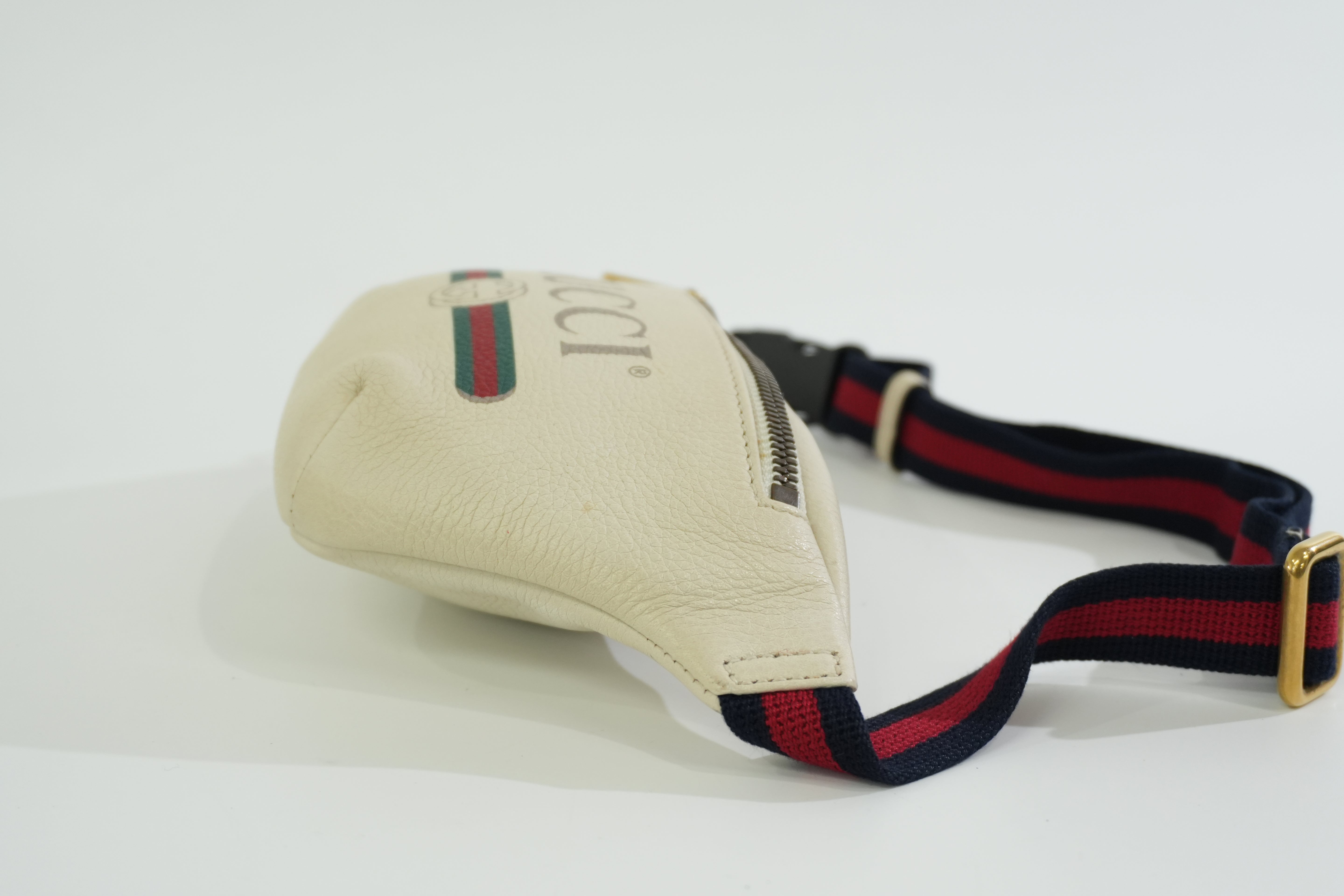 Pre-owned Gucci Small Body Bag White