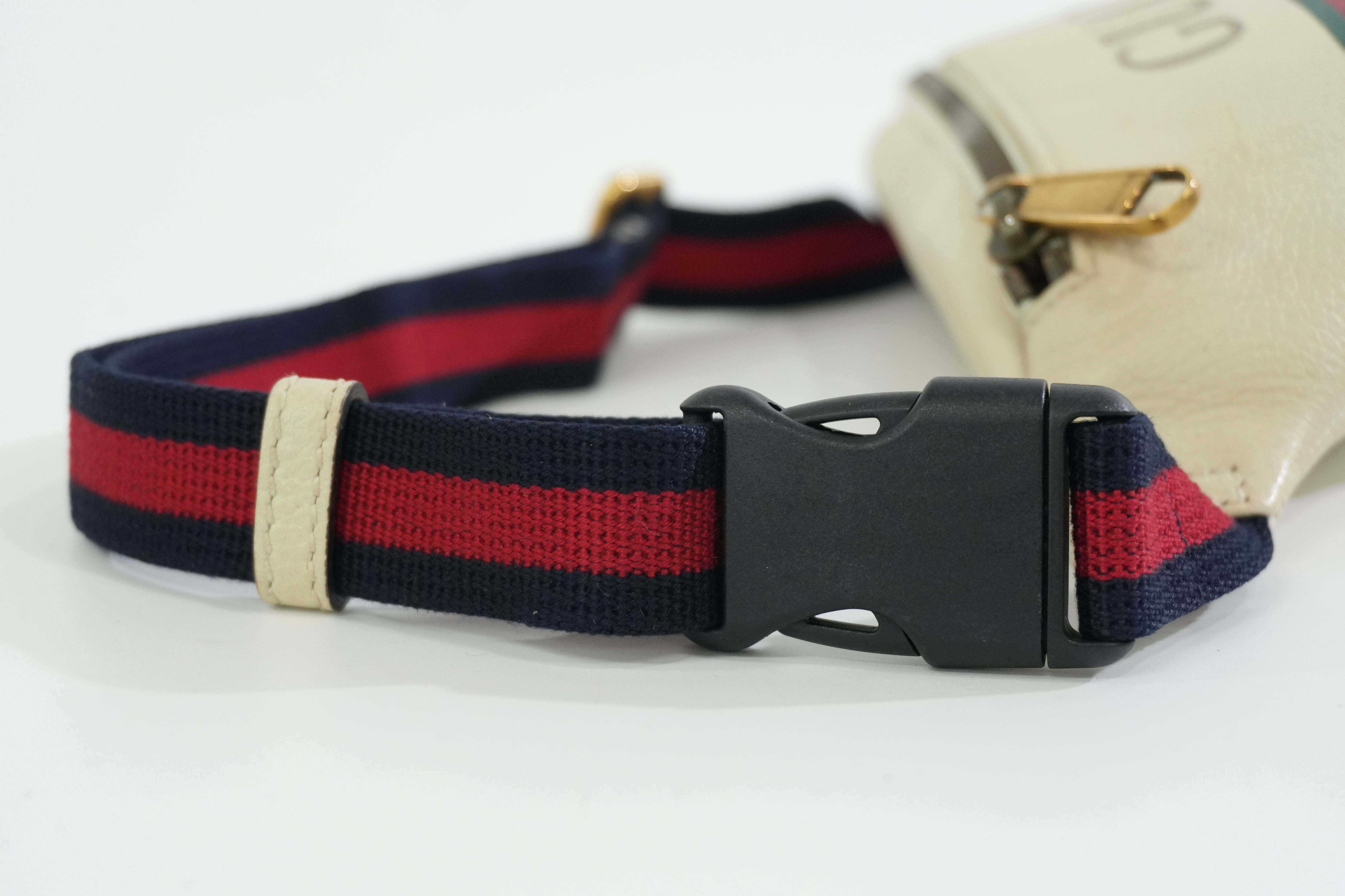 Pre-owned Gucci Small Body Bag White